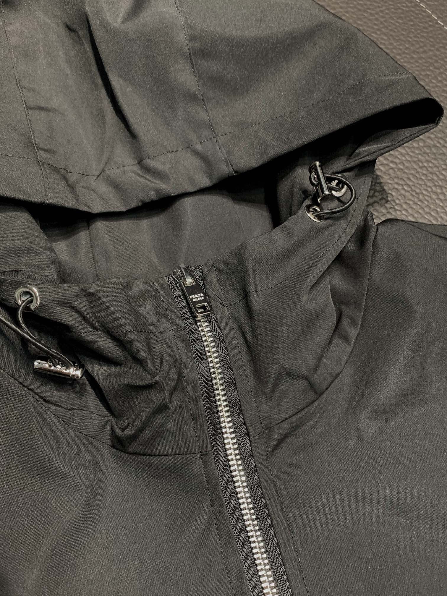 Hoodies & Sweatshirts