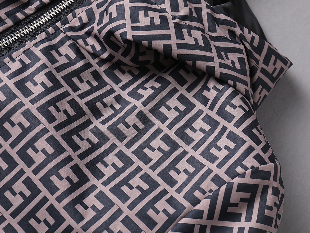 Hoodies & Sweatshirts