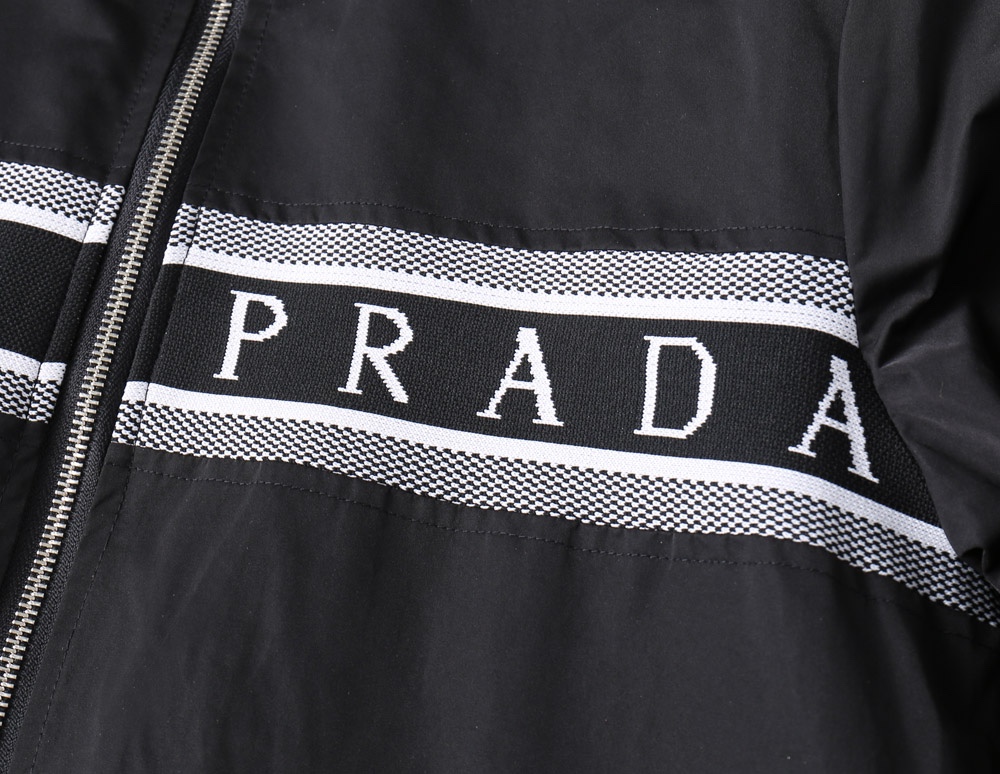 Hoodies & Sweatshirts