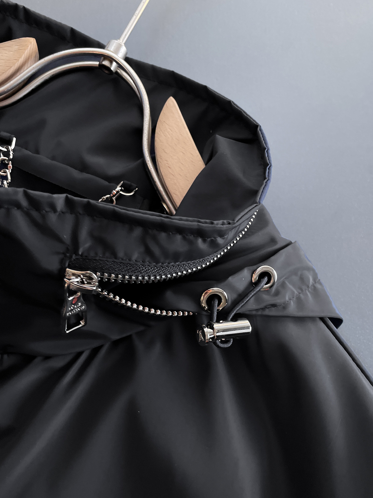 Hoodies & Sweatshirts