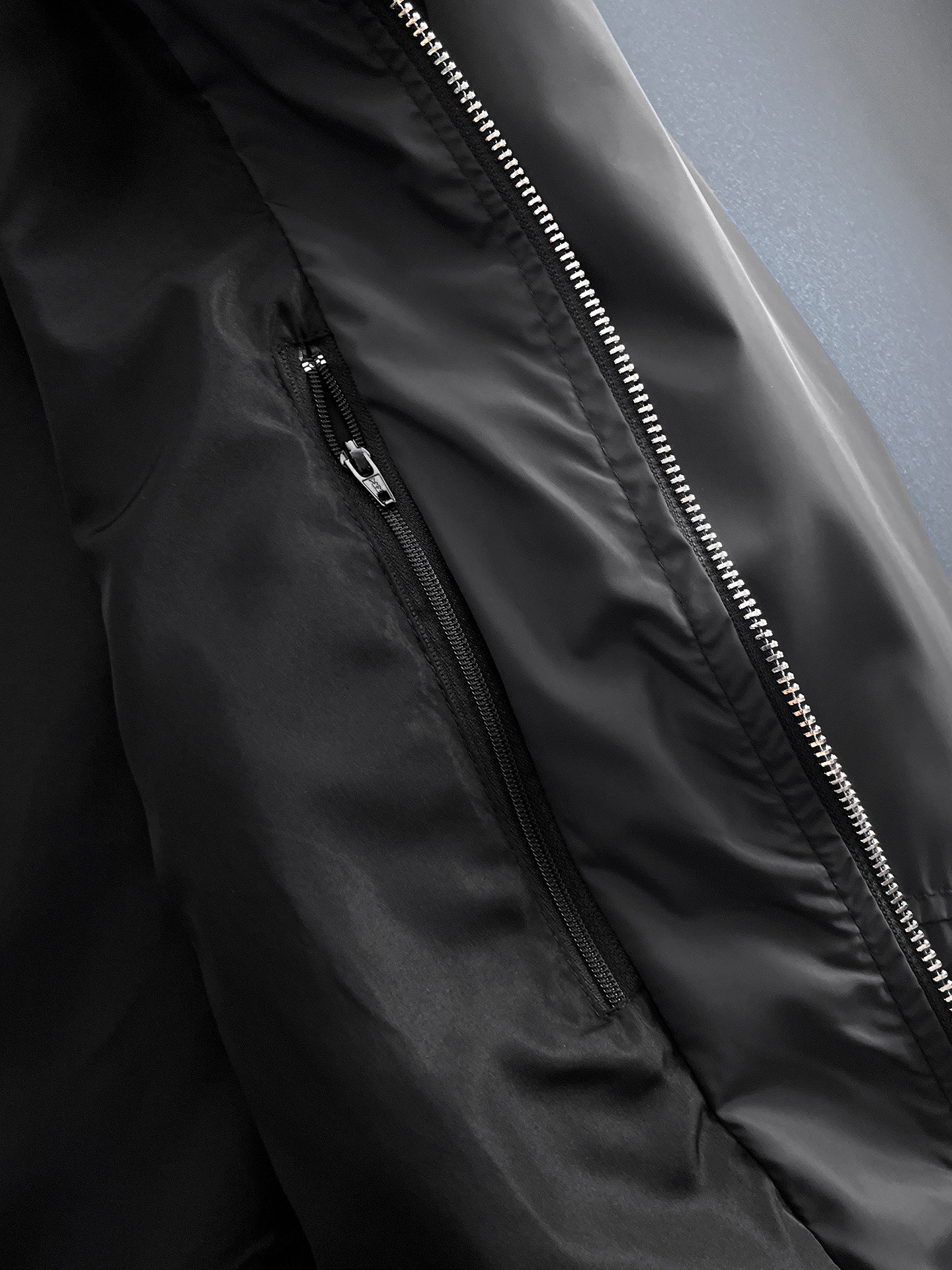 Hoodies & Sweatshirts