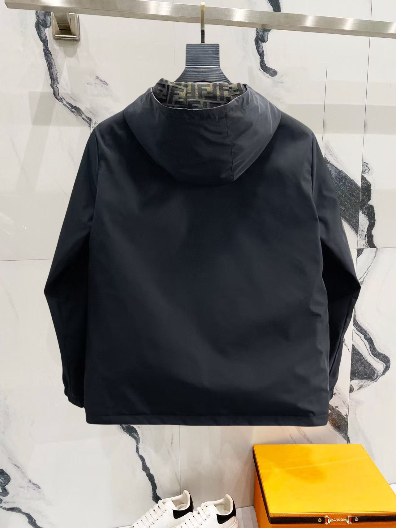 Hoodies & Sweatshirts