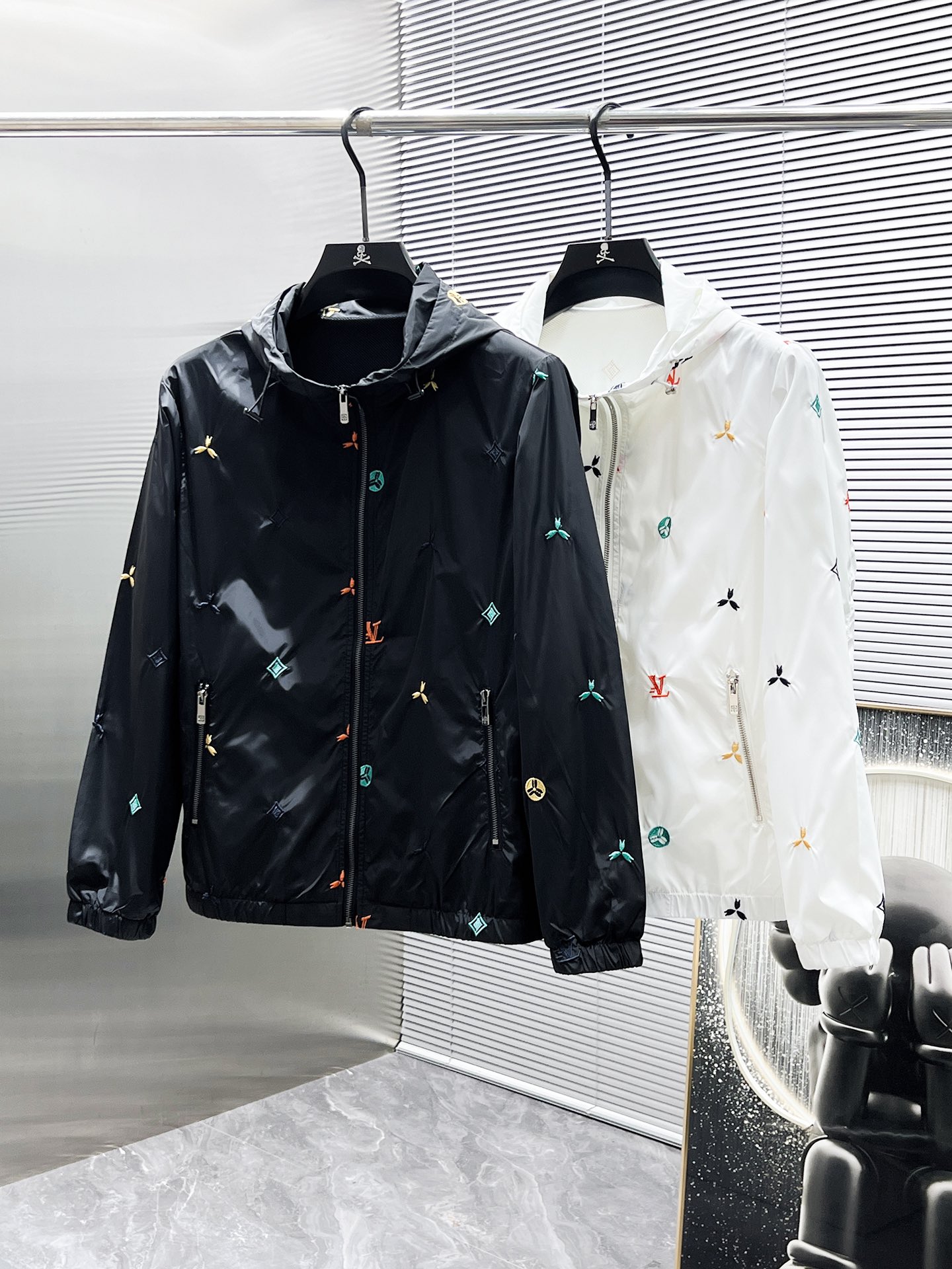 Hoodies & Sweatshirts