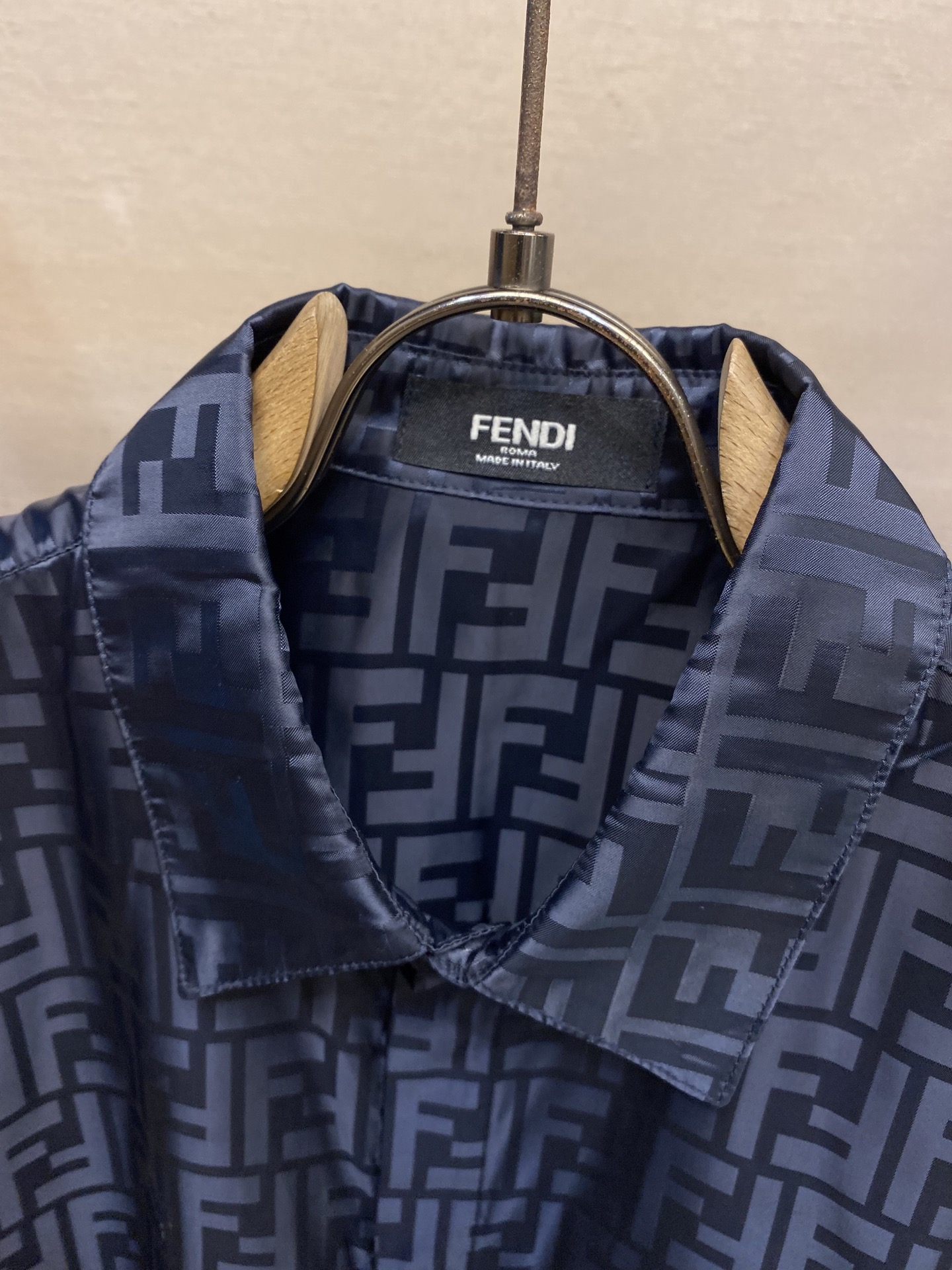 Hoodies & Sweatshirts