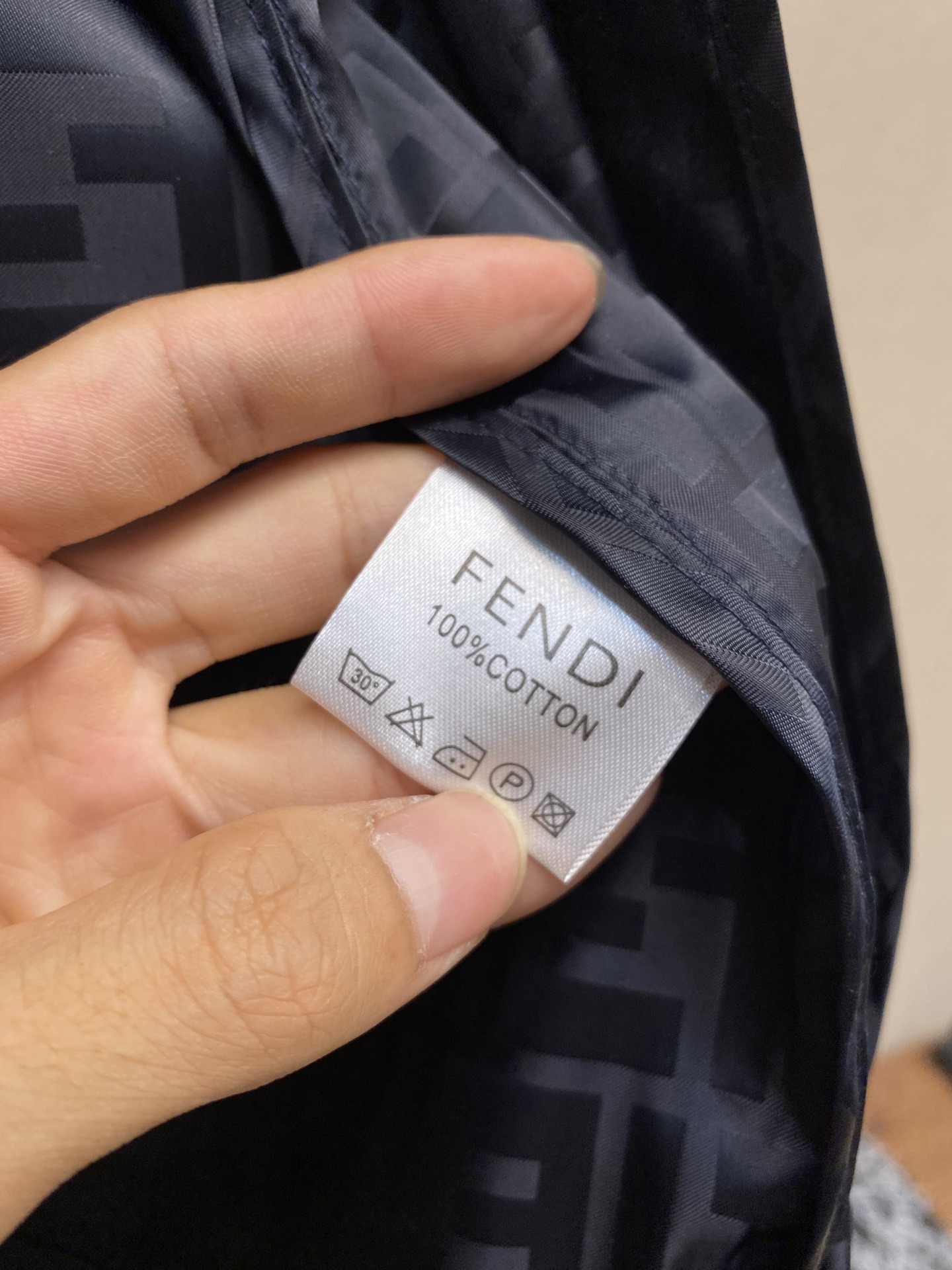 Hoodies & Sweatshirts