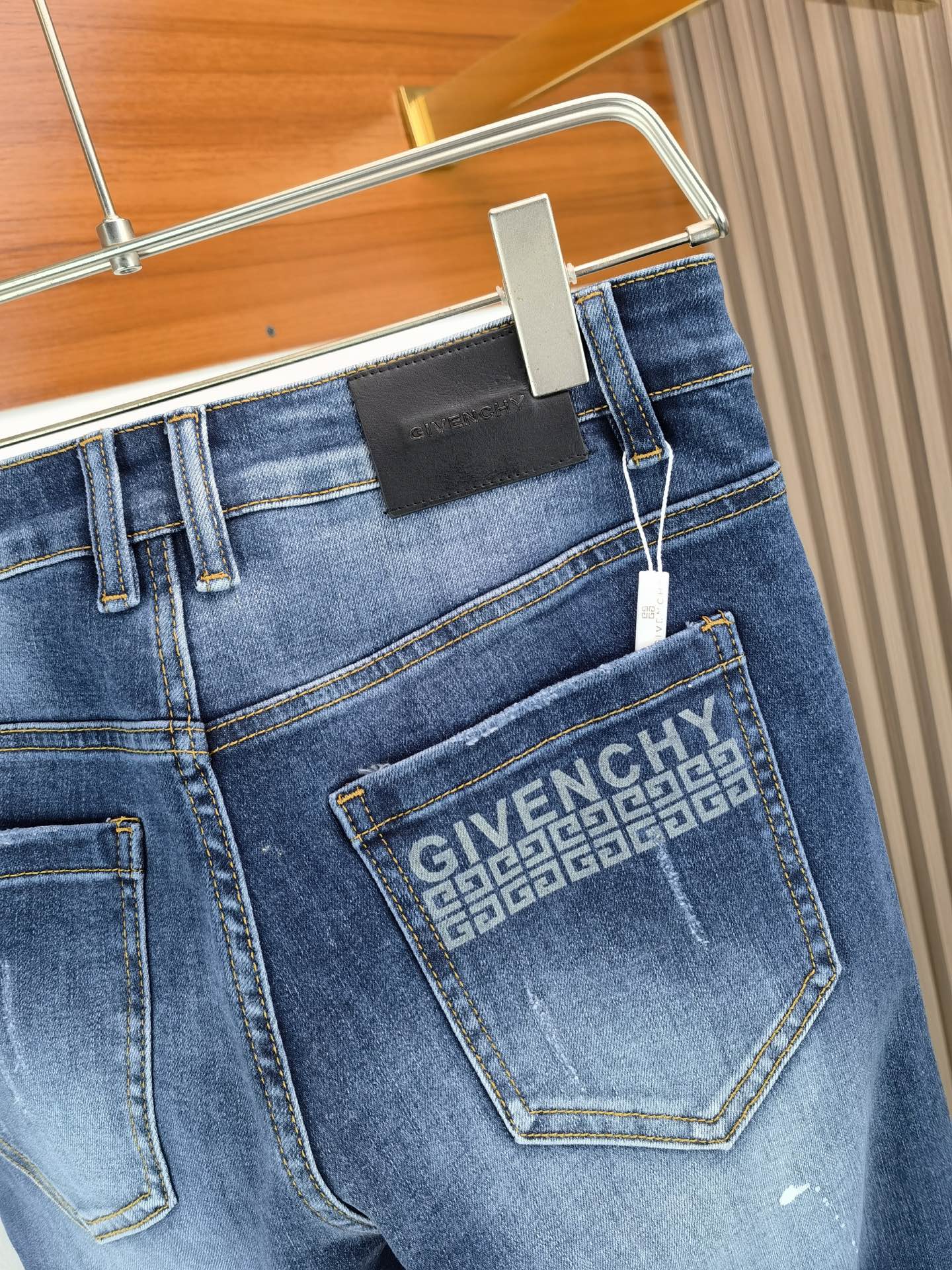jeans