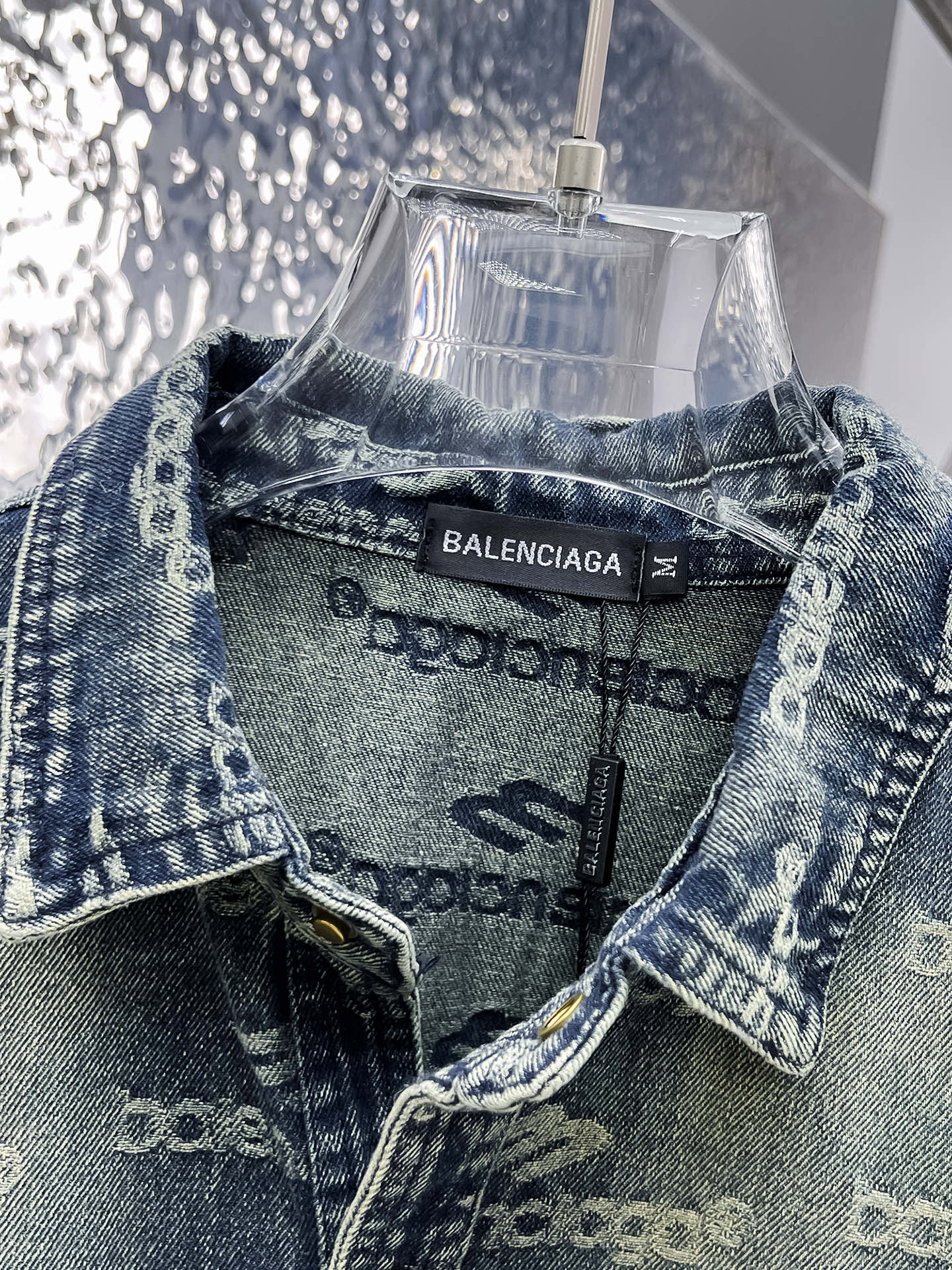 Coats & Jackets