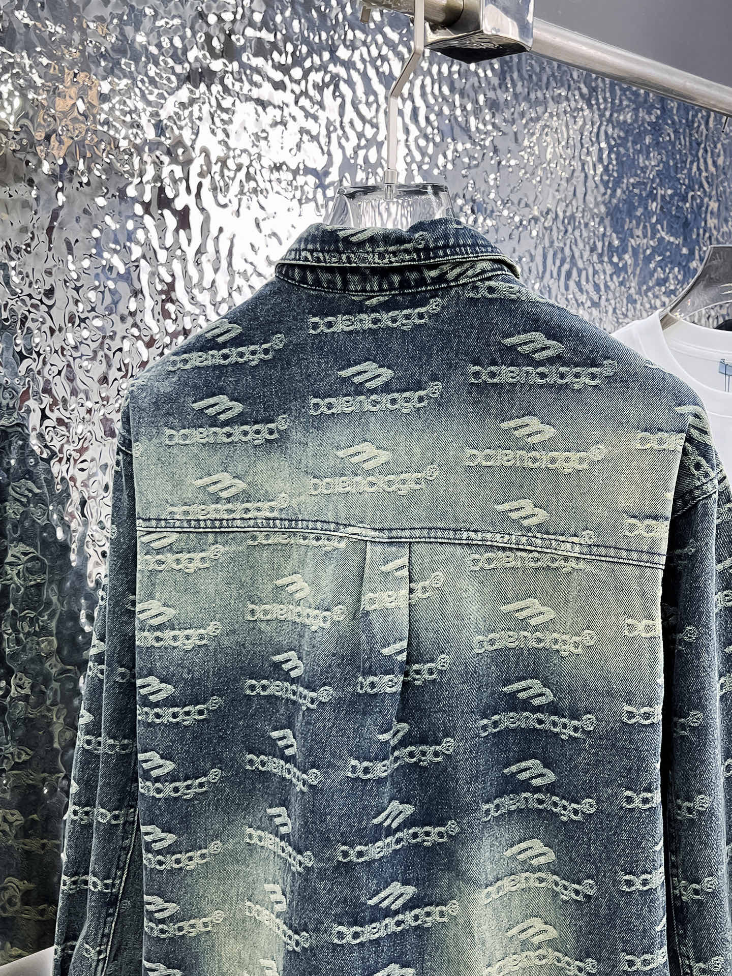 Coats & Jackets