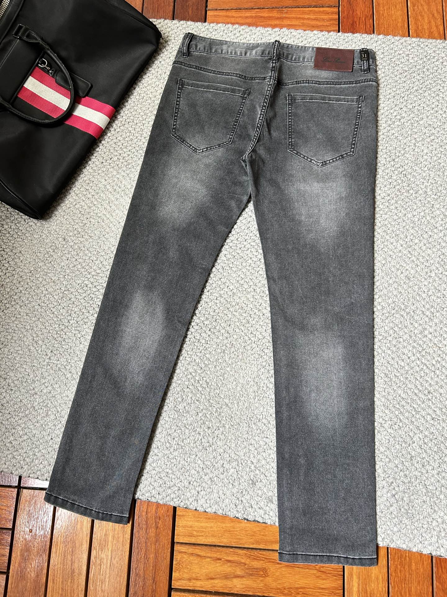 jeans