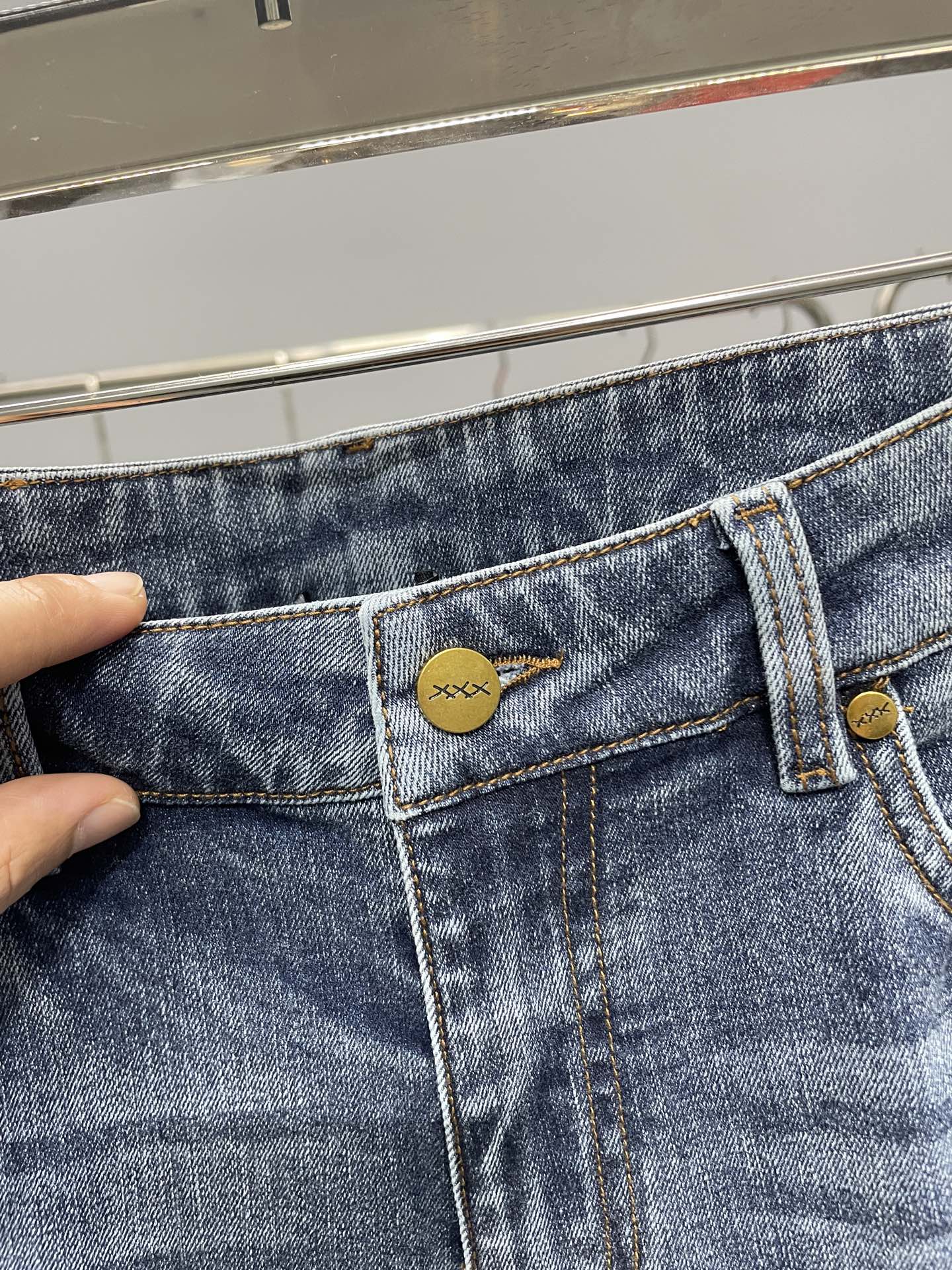 jeans