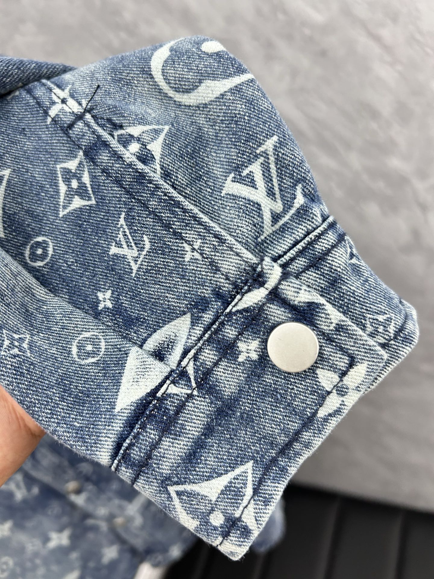 Coats & Jackets