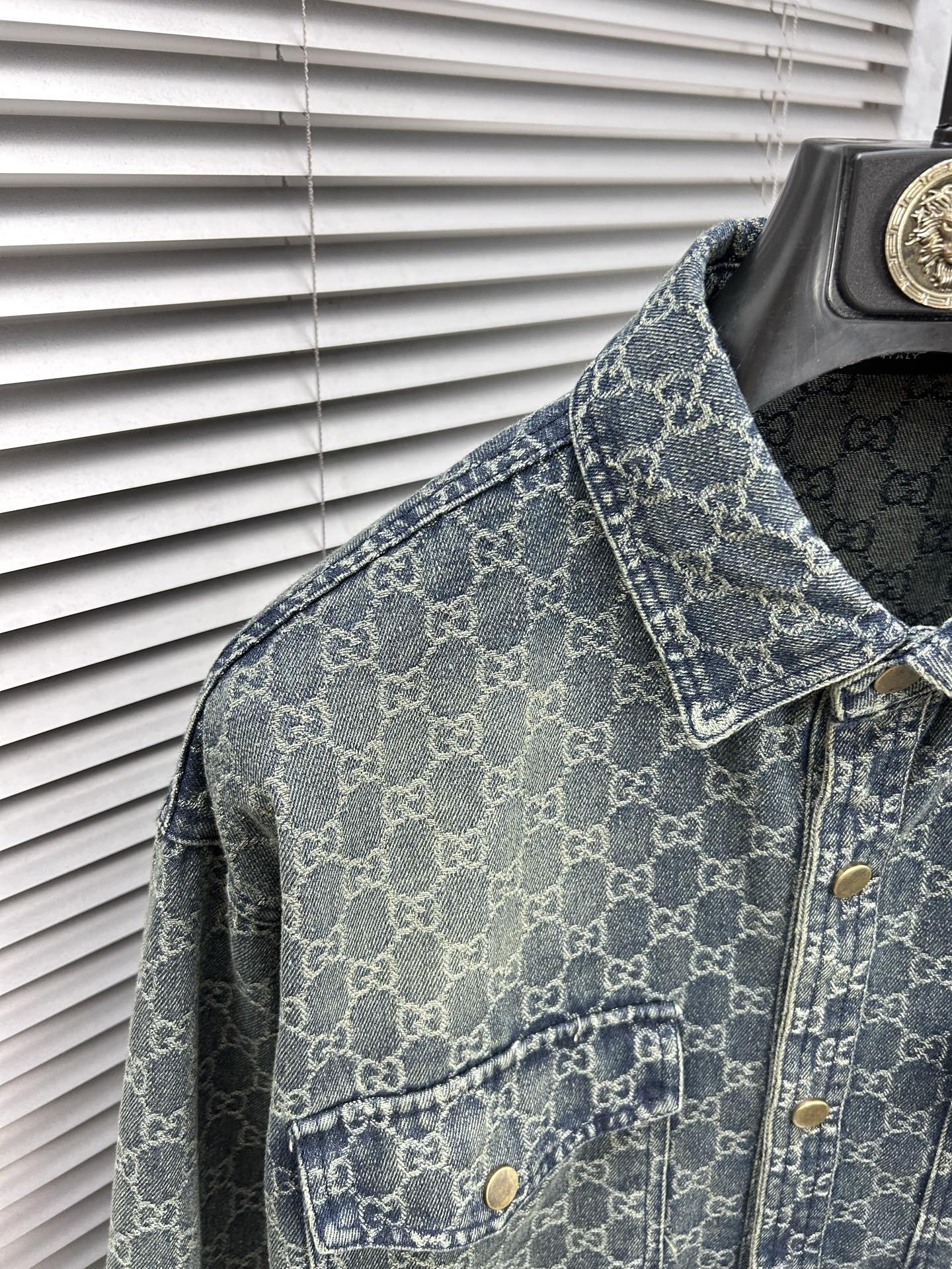 Coats & Jackets
