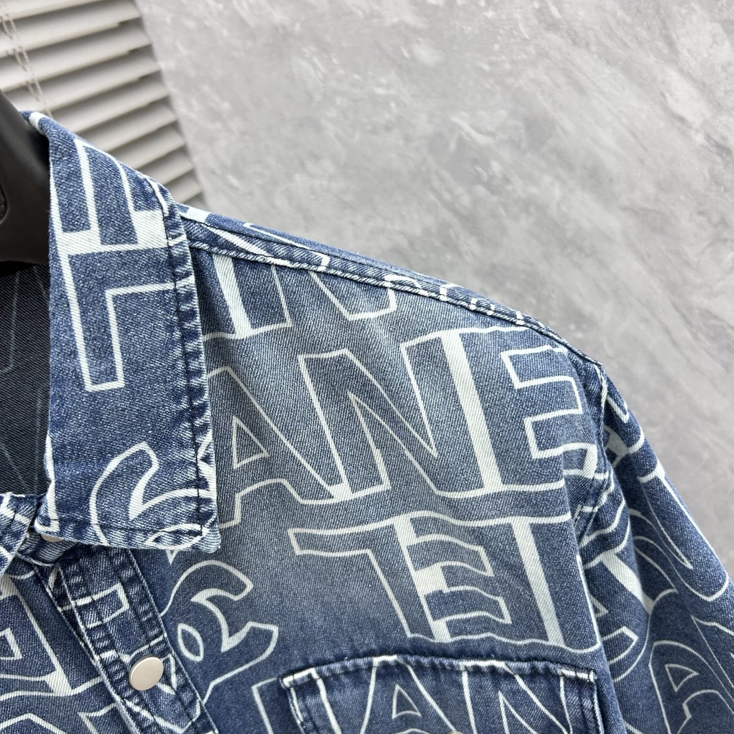 Coats & Jackets