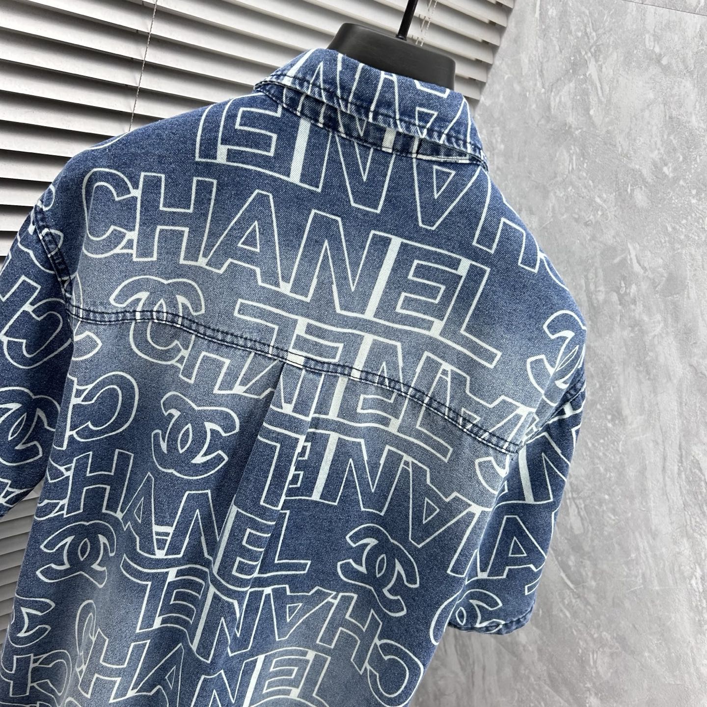 Coats & Jackets