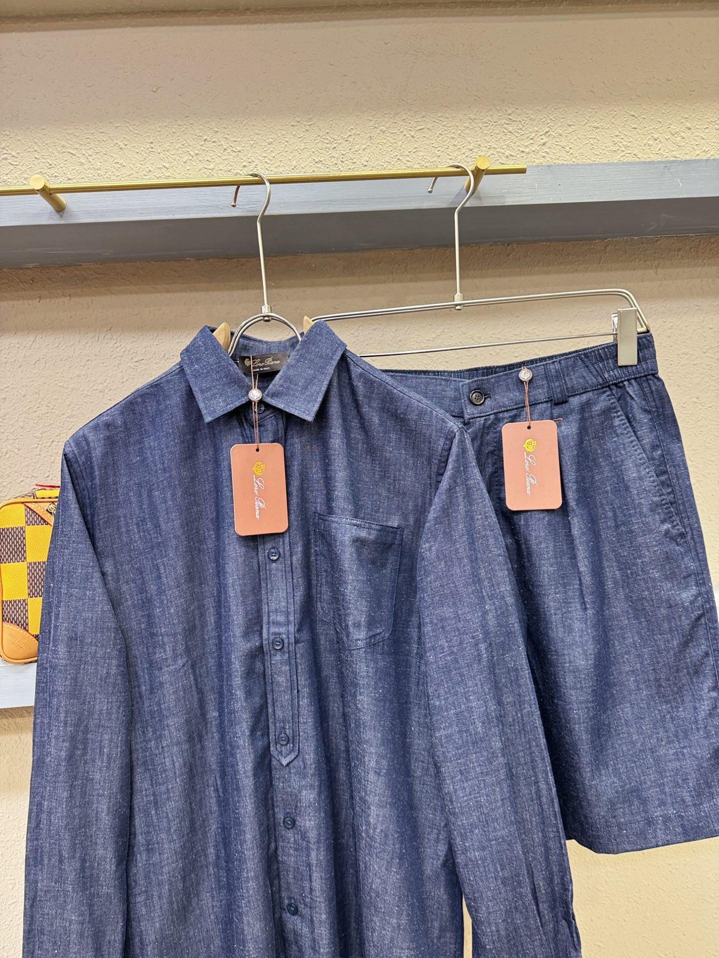 Leisure suit