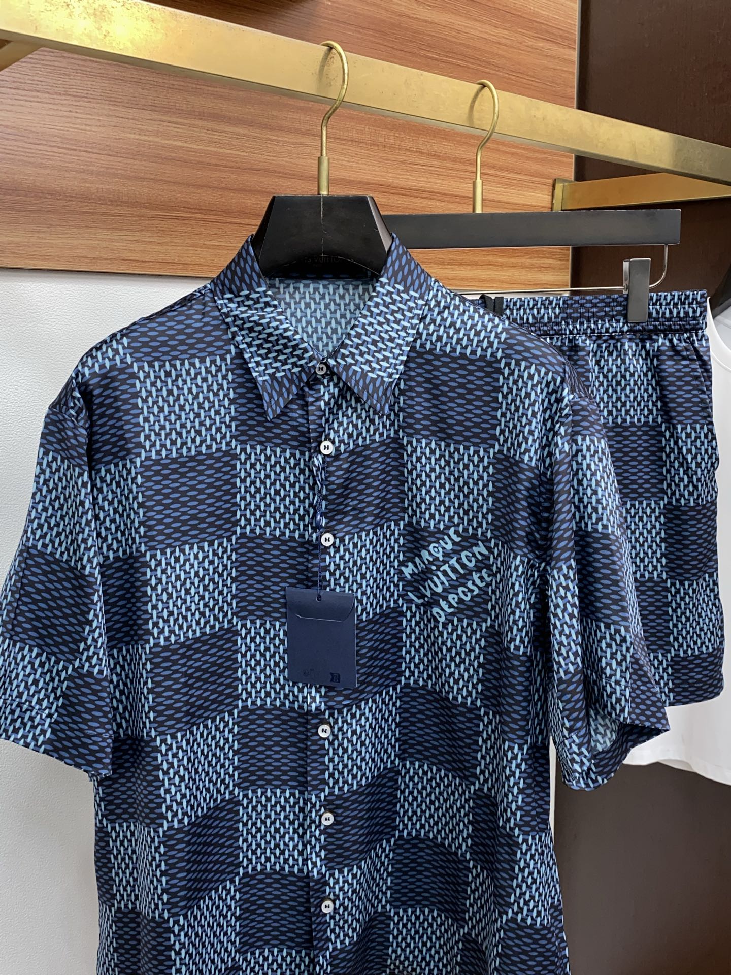 Leisure suit