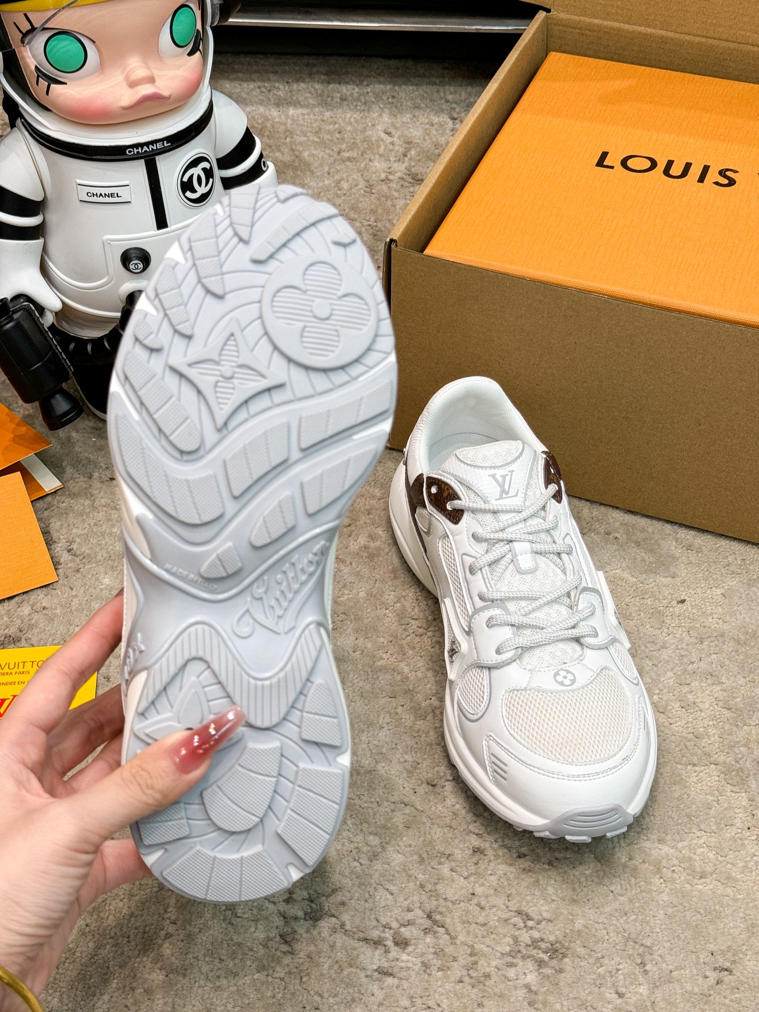 LVShoes