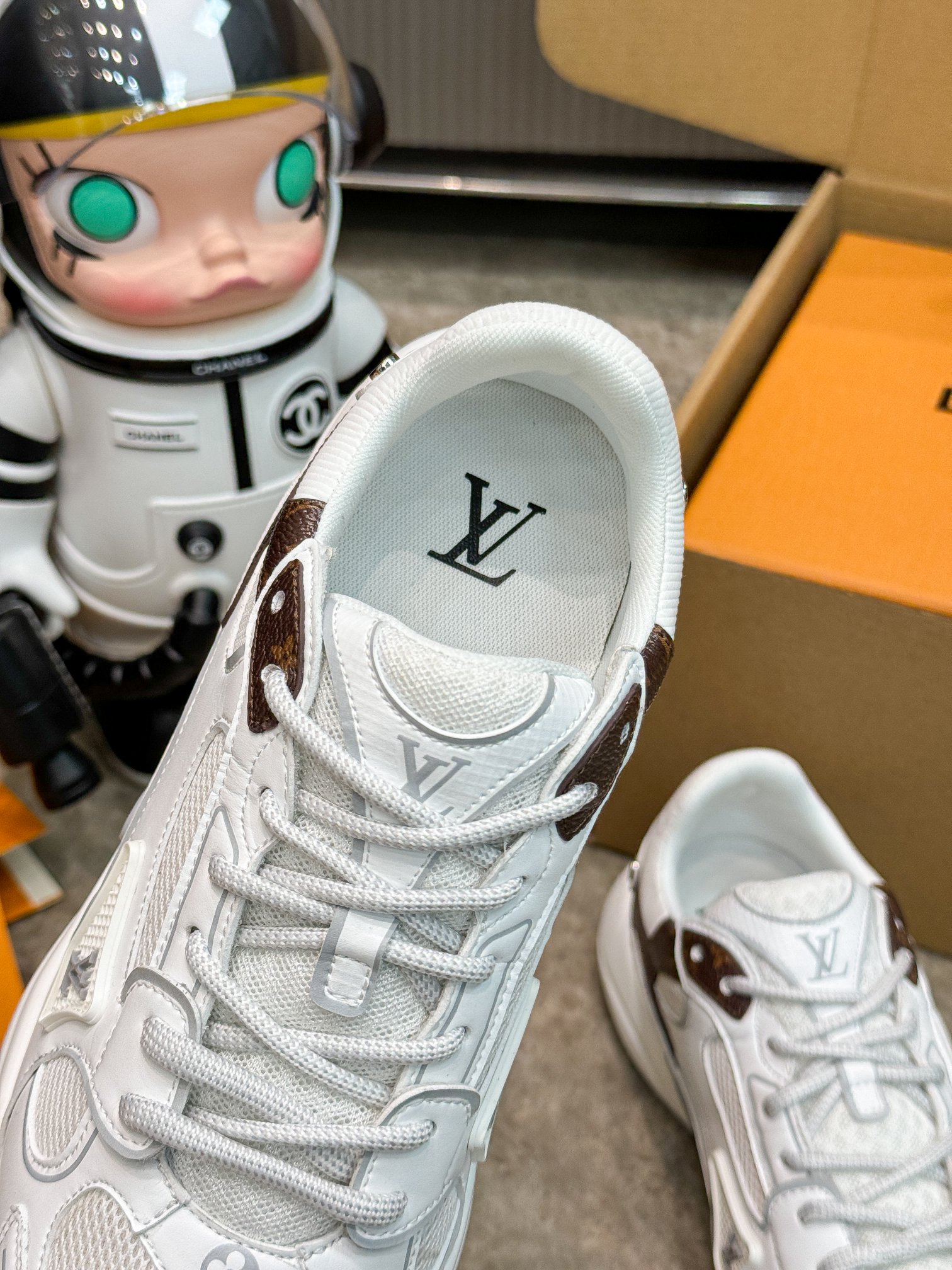 LVShoes
