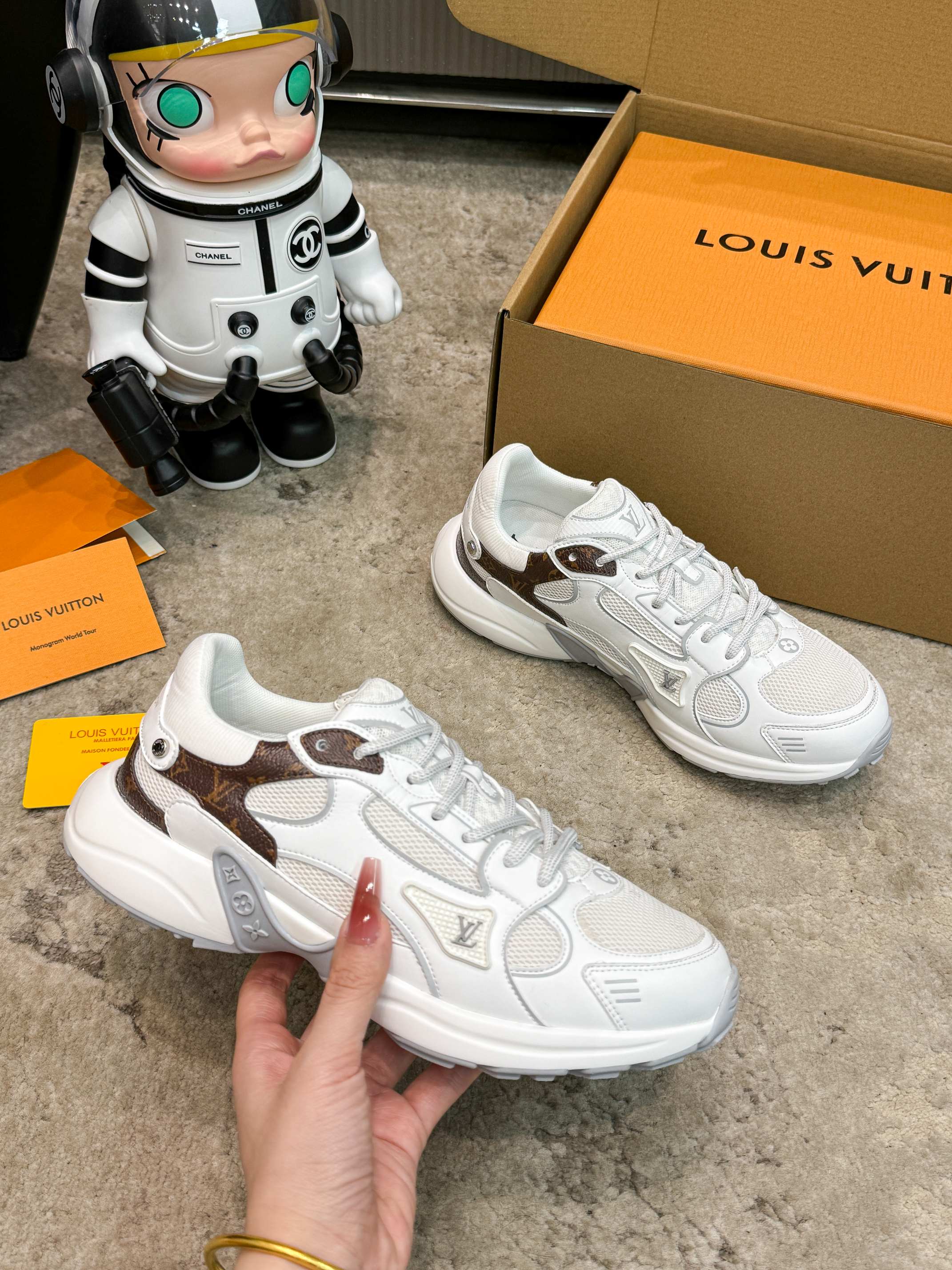 LVShoes