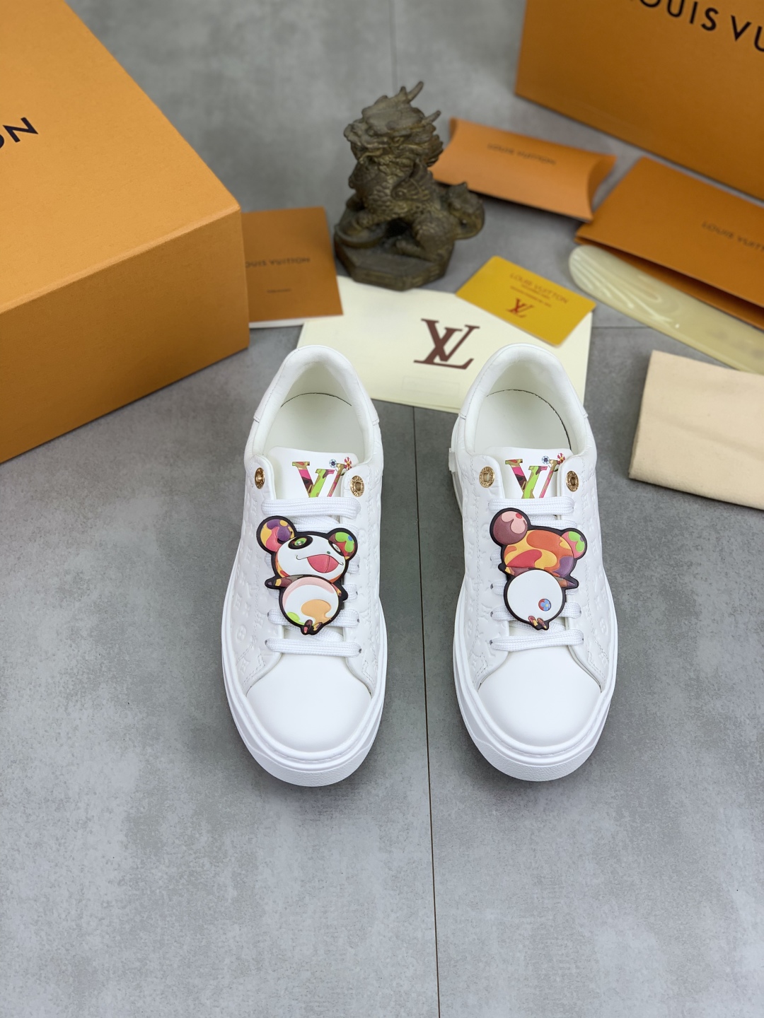 LVShoes