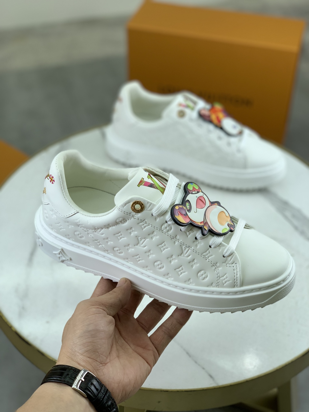 LVShoes