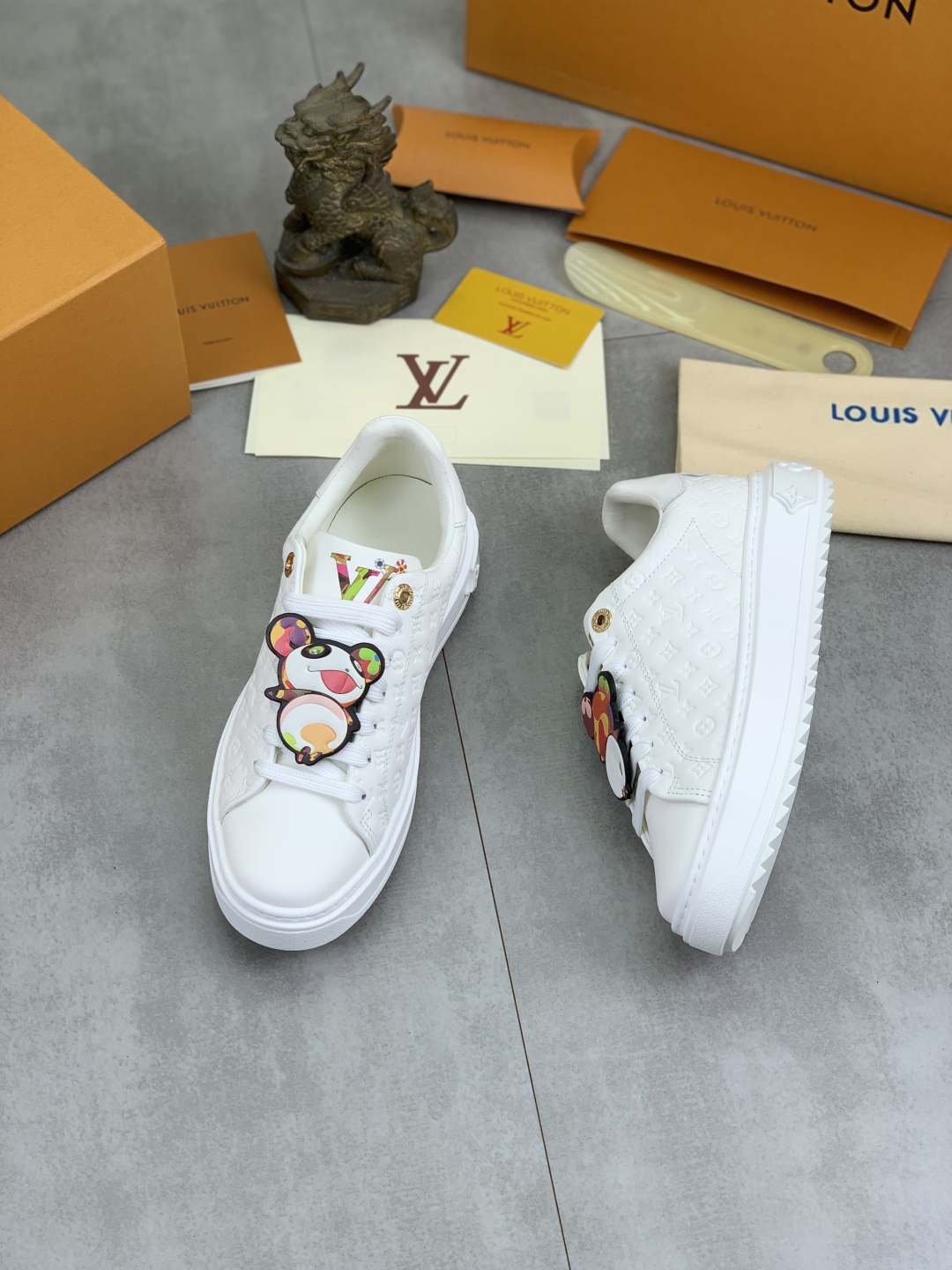 LVShoes