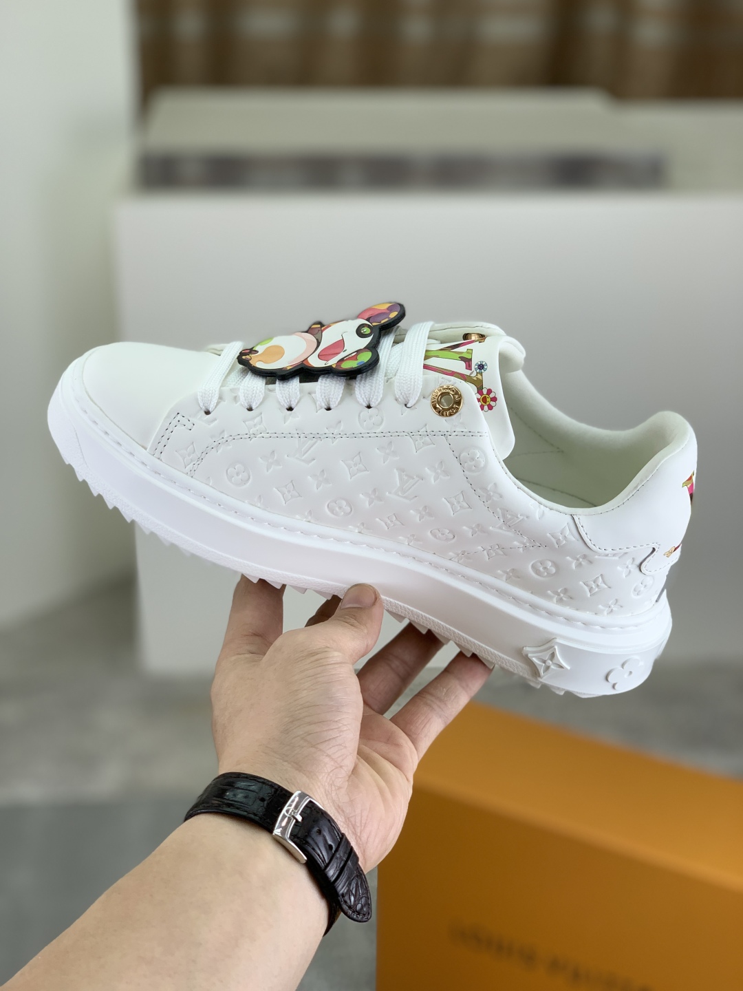 LVShoes