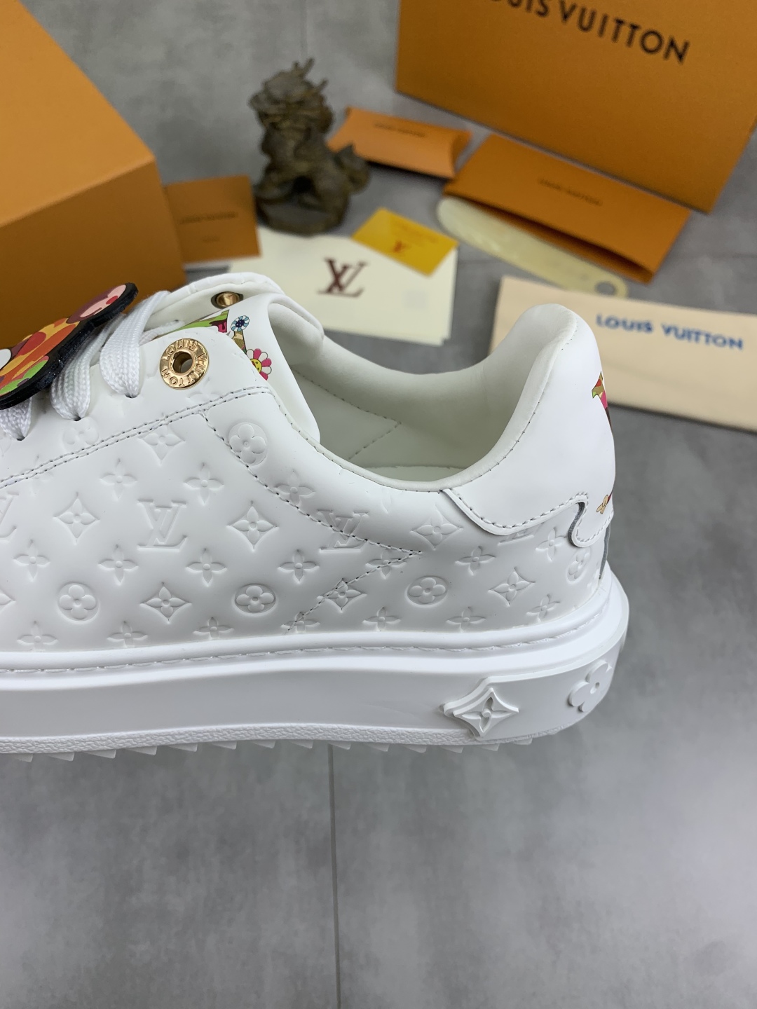 LVShoes
