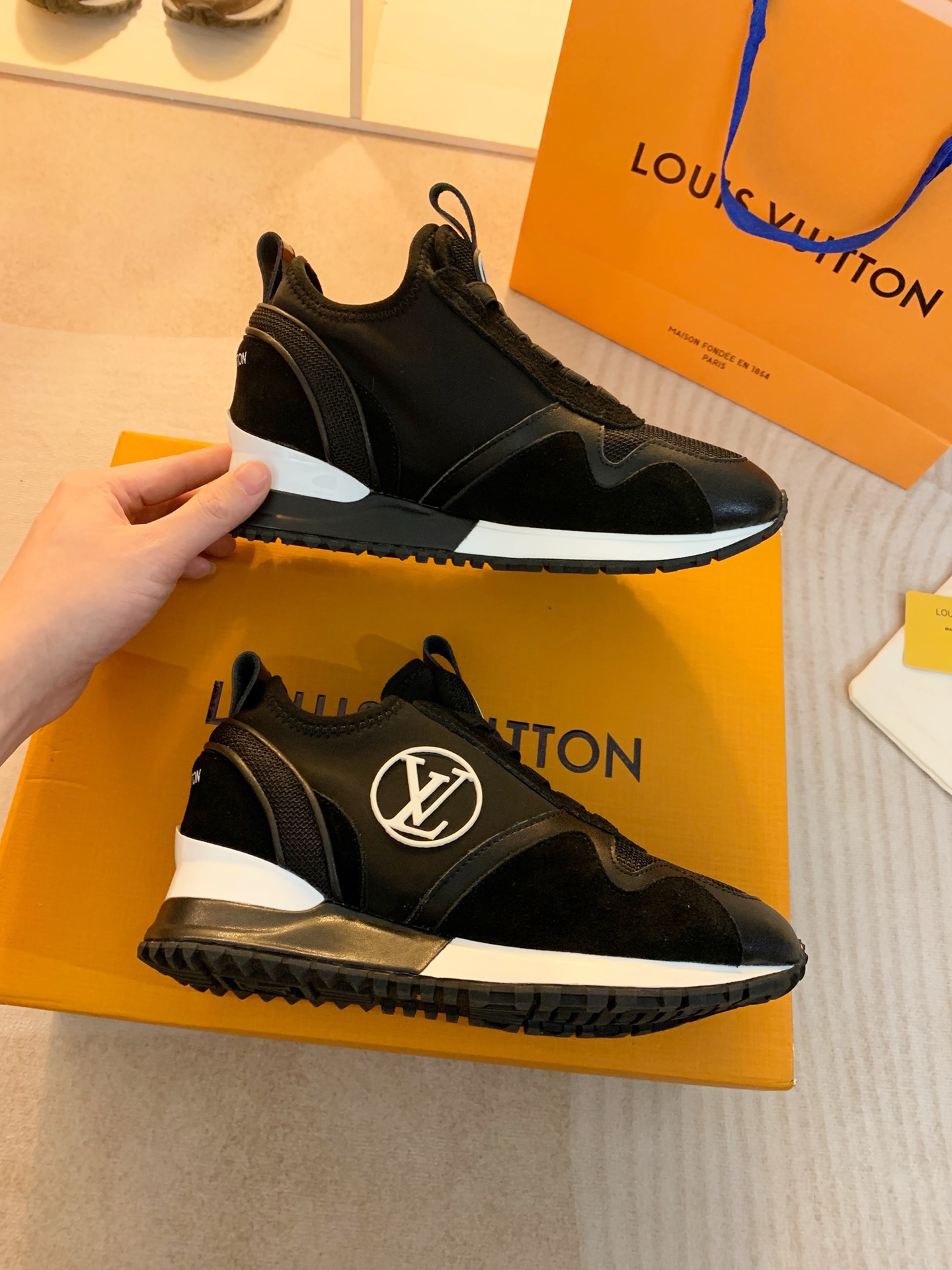 LVShoes