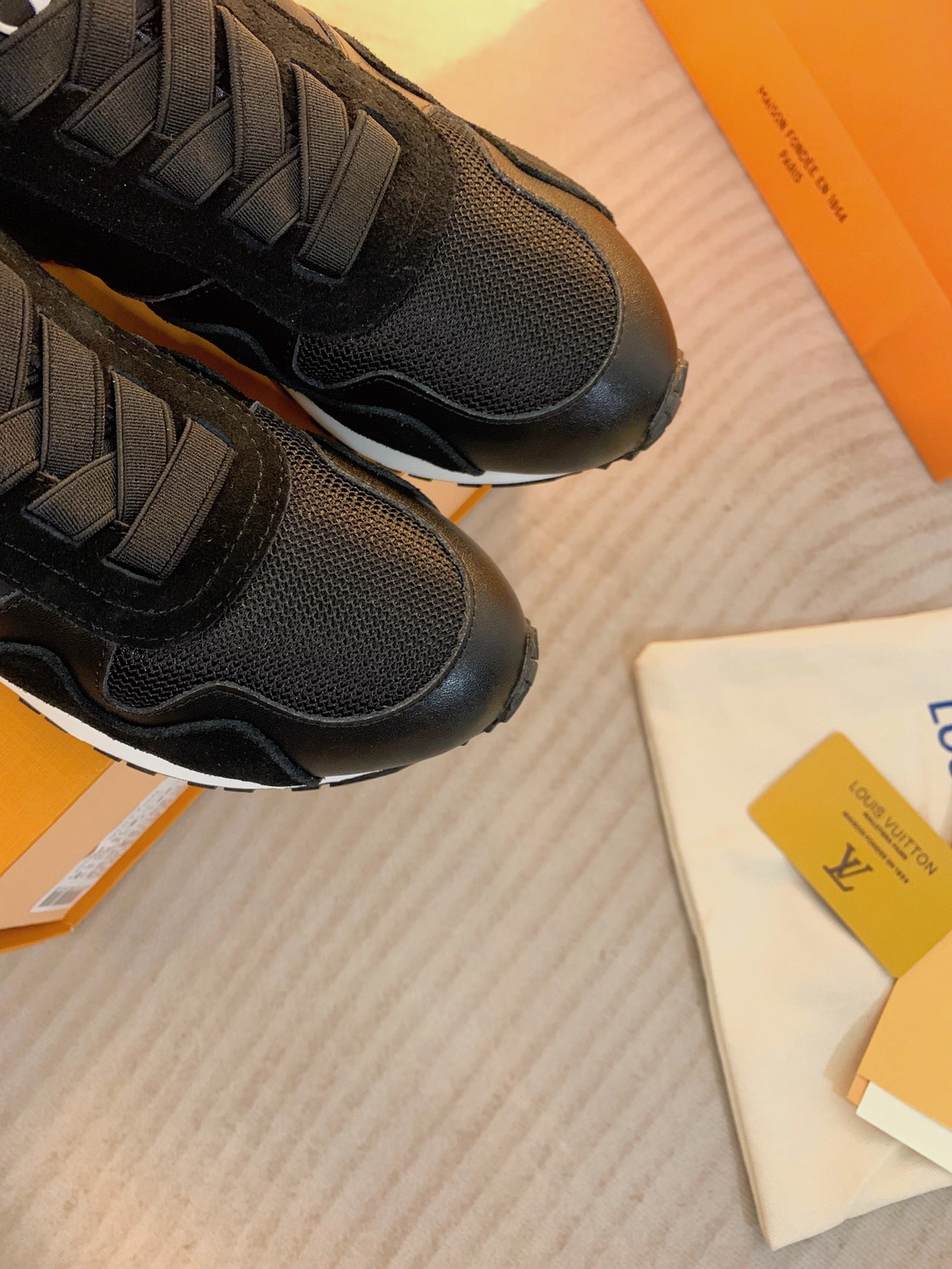 LVShoes