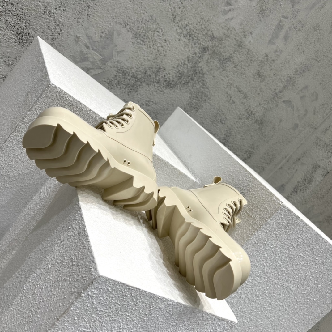 BVSHOES
