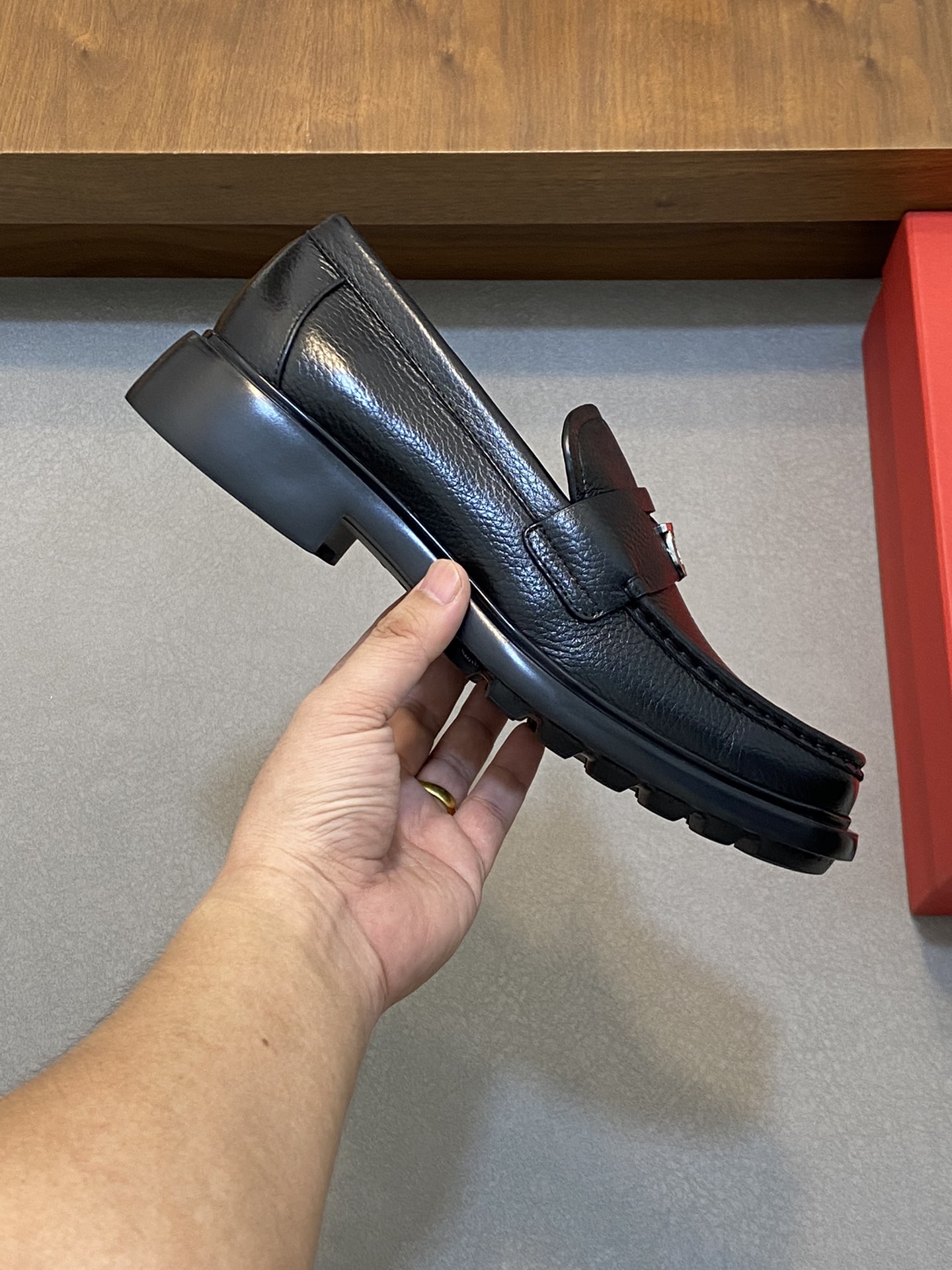 FerragamoSHOES