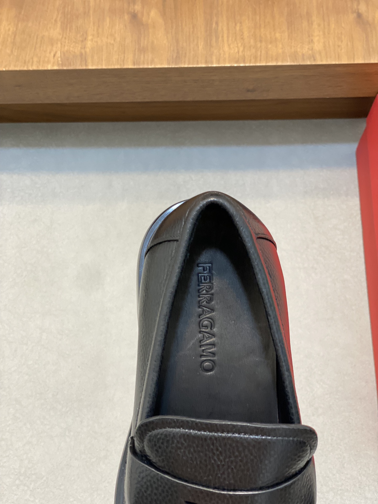 FerragamoSHOES