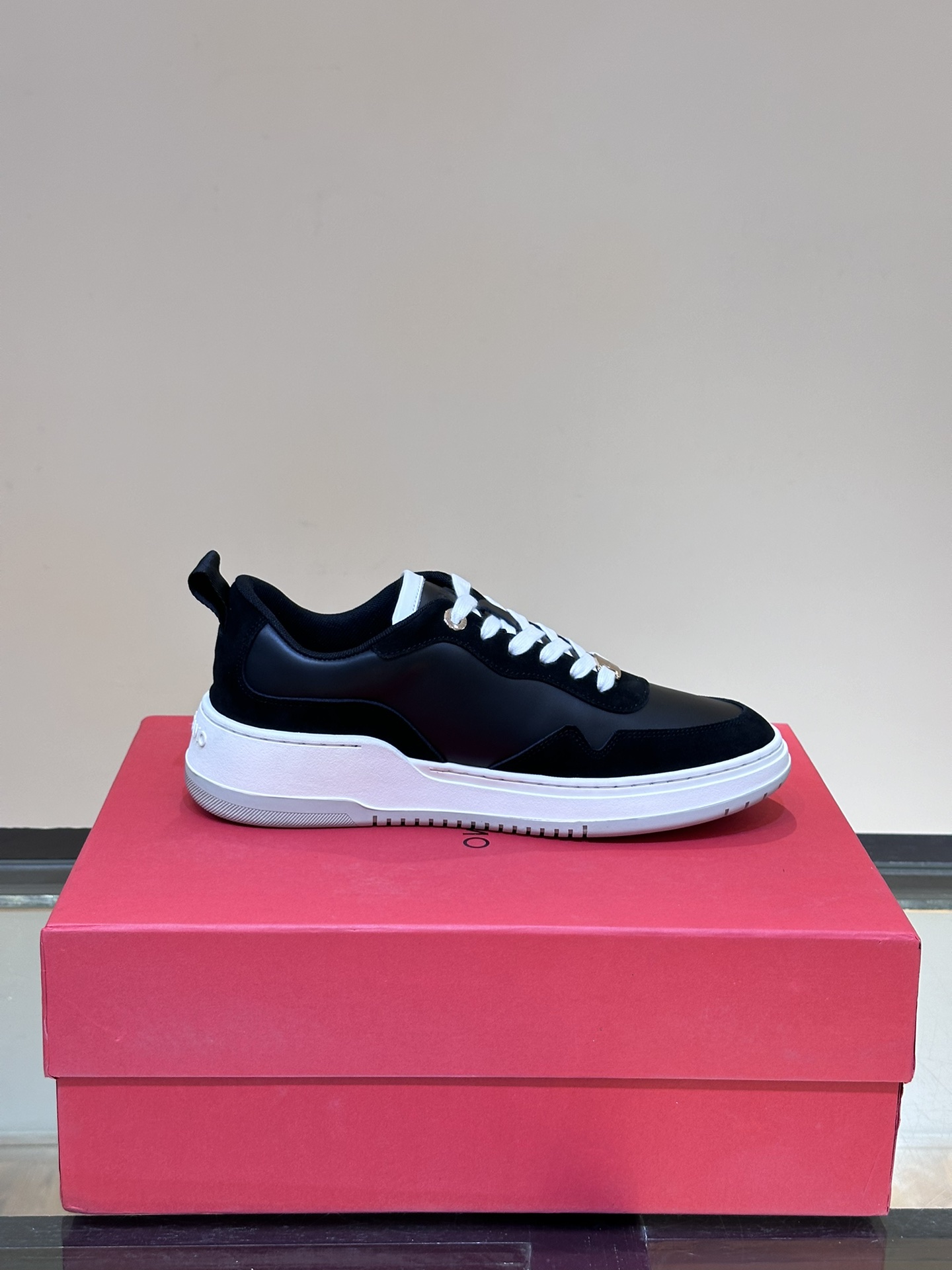 FerragamoSHOES