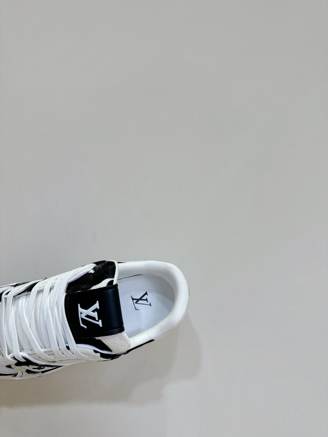 LVShoes