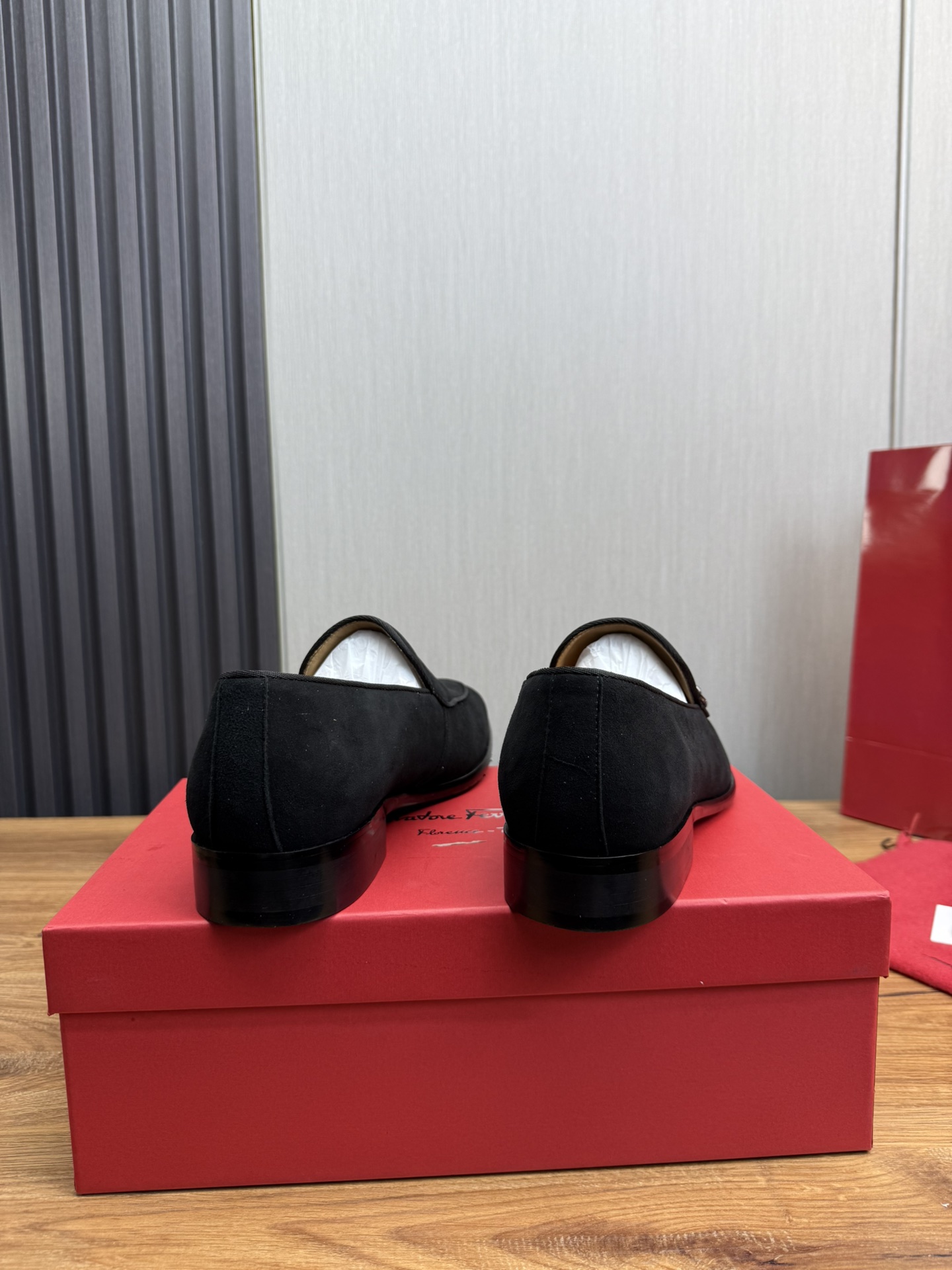 FerragamoSHOES