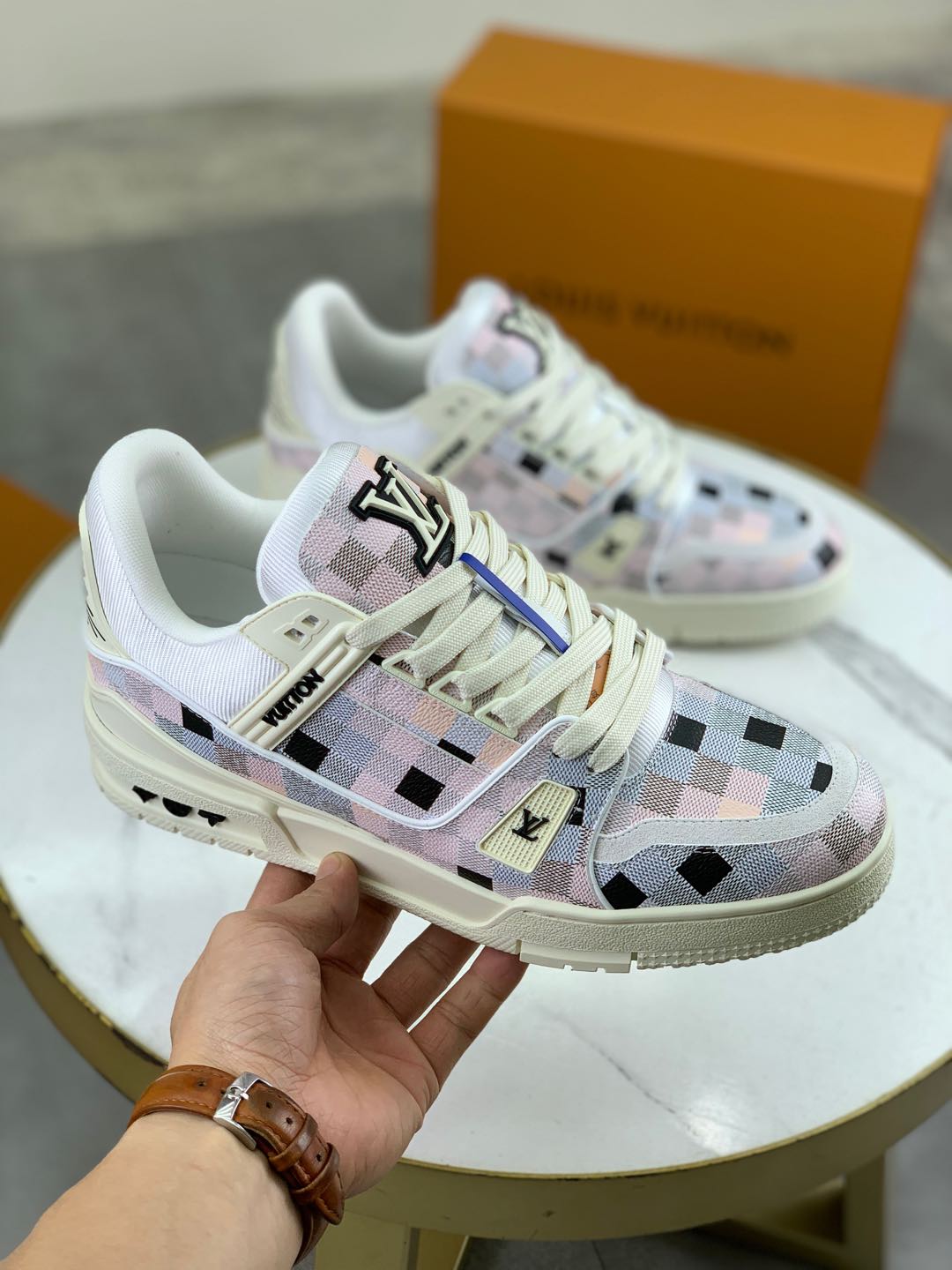 LVShoes