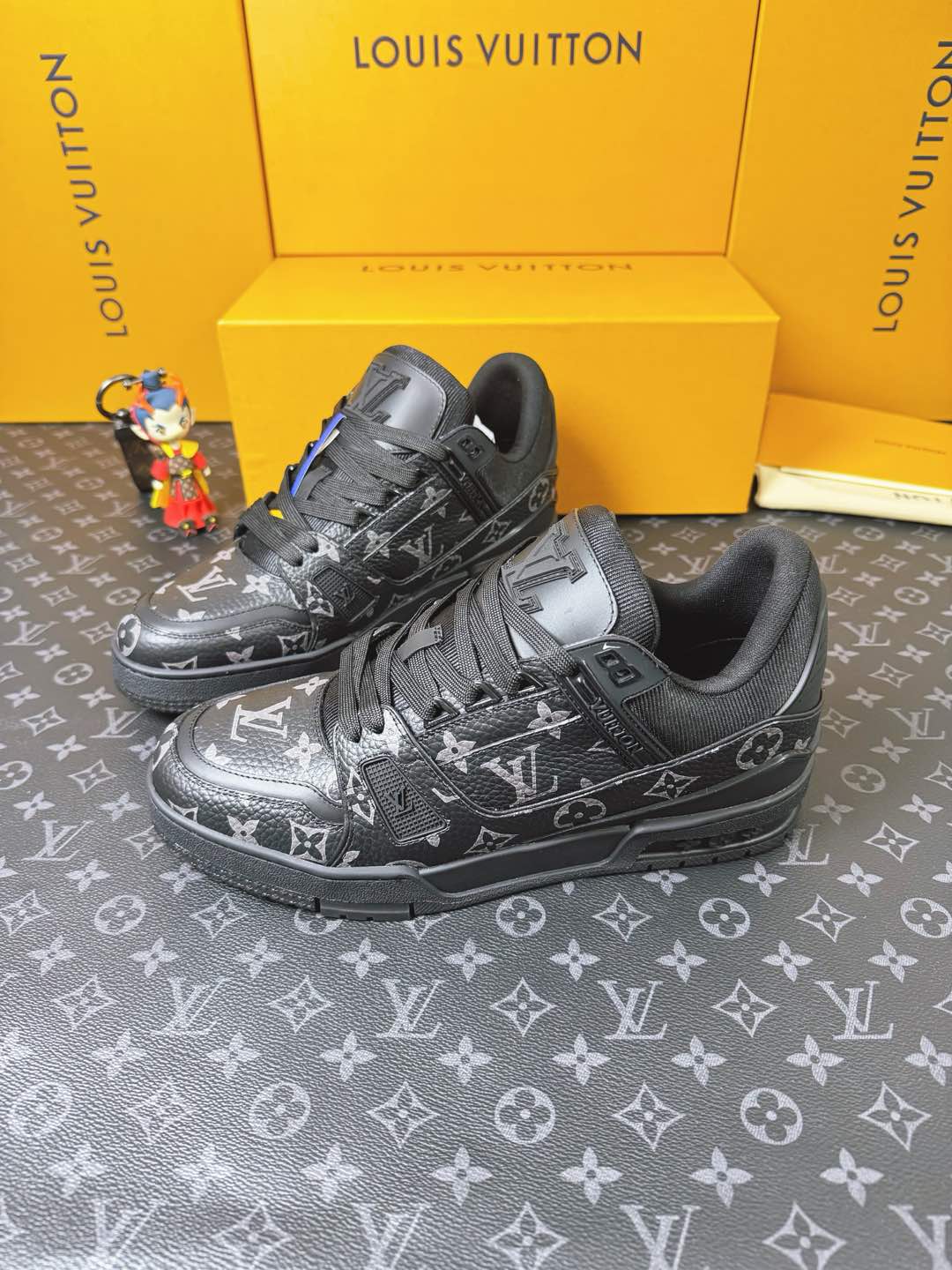 LVShoes
