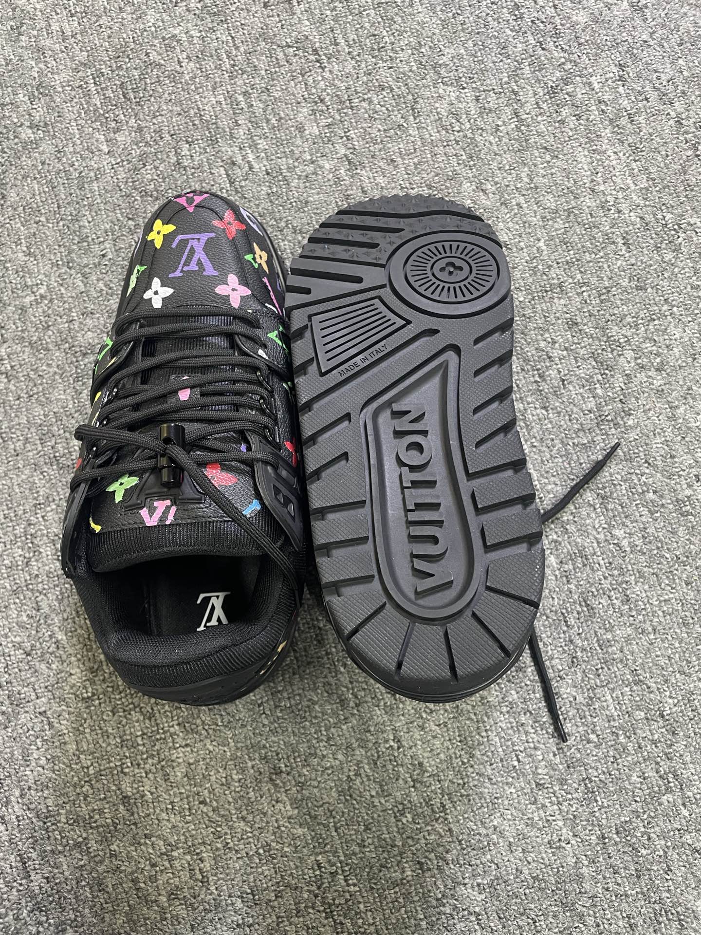 LVShoes