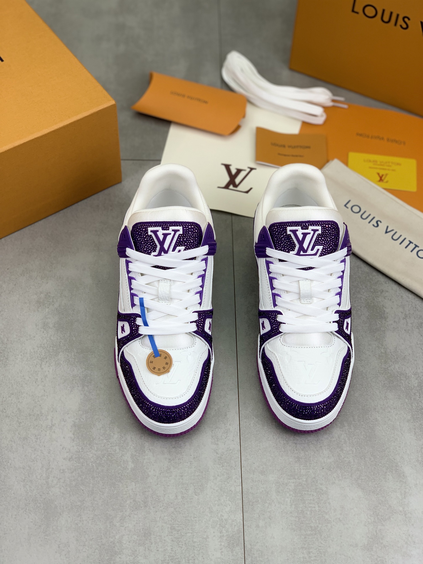 LVShoes