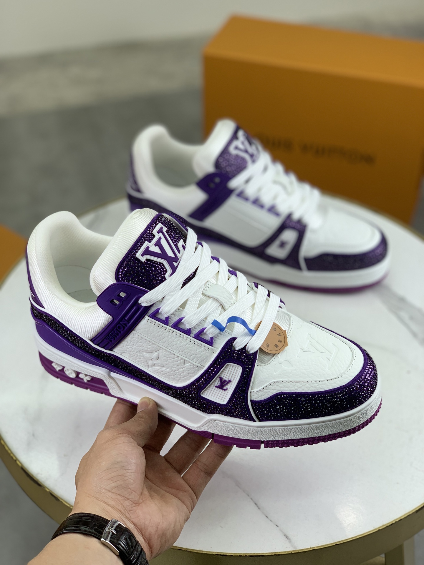 LVShoes