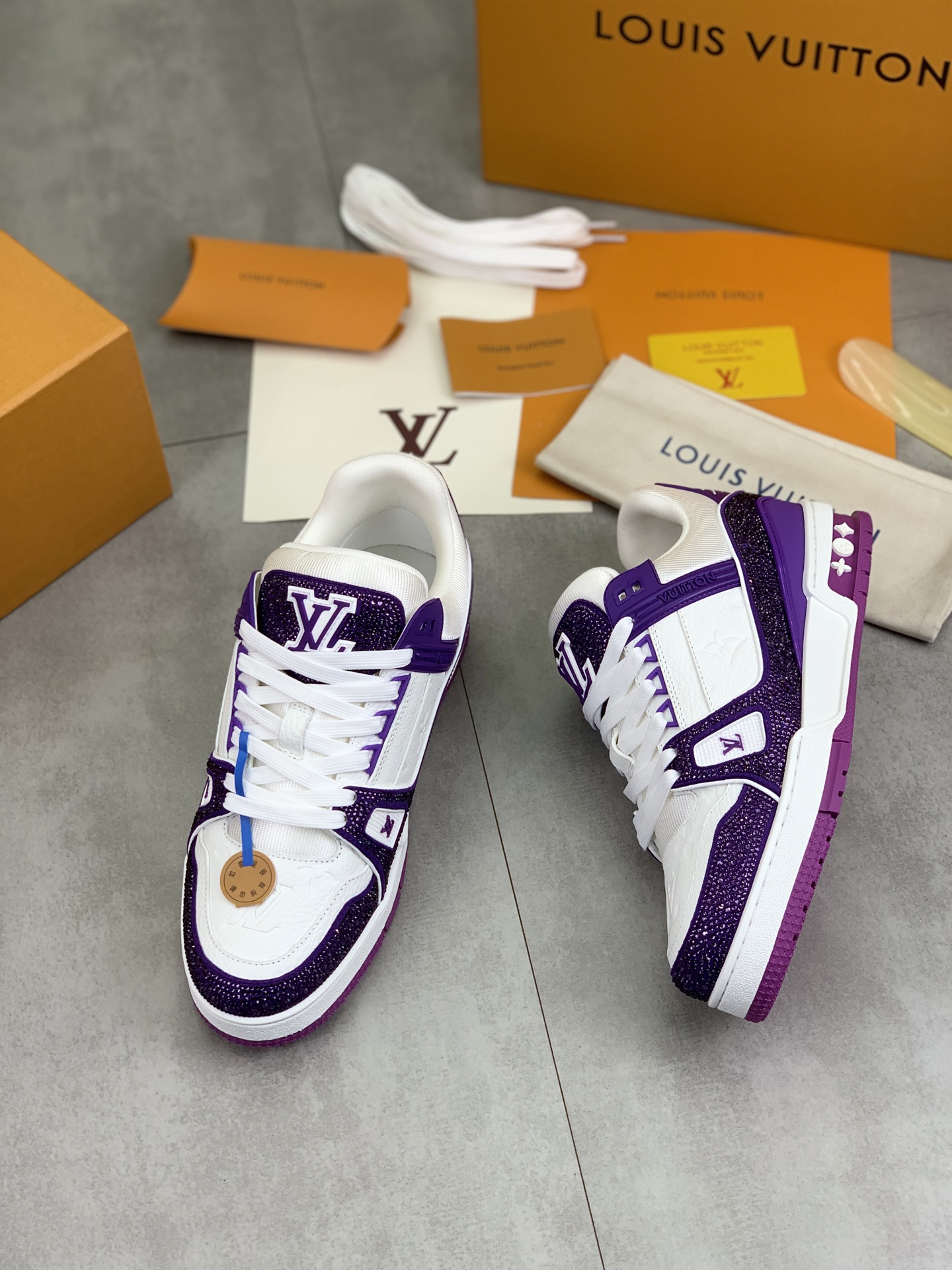 LVShoes