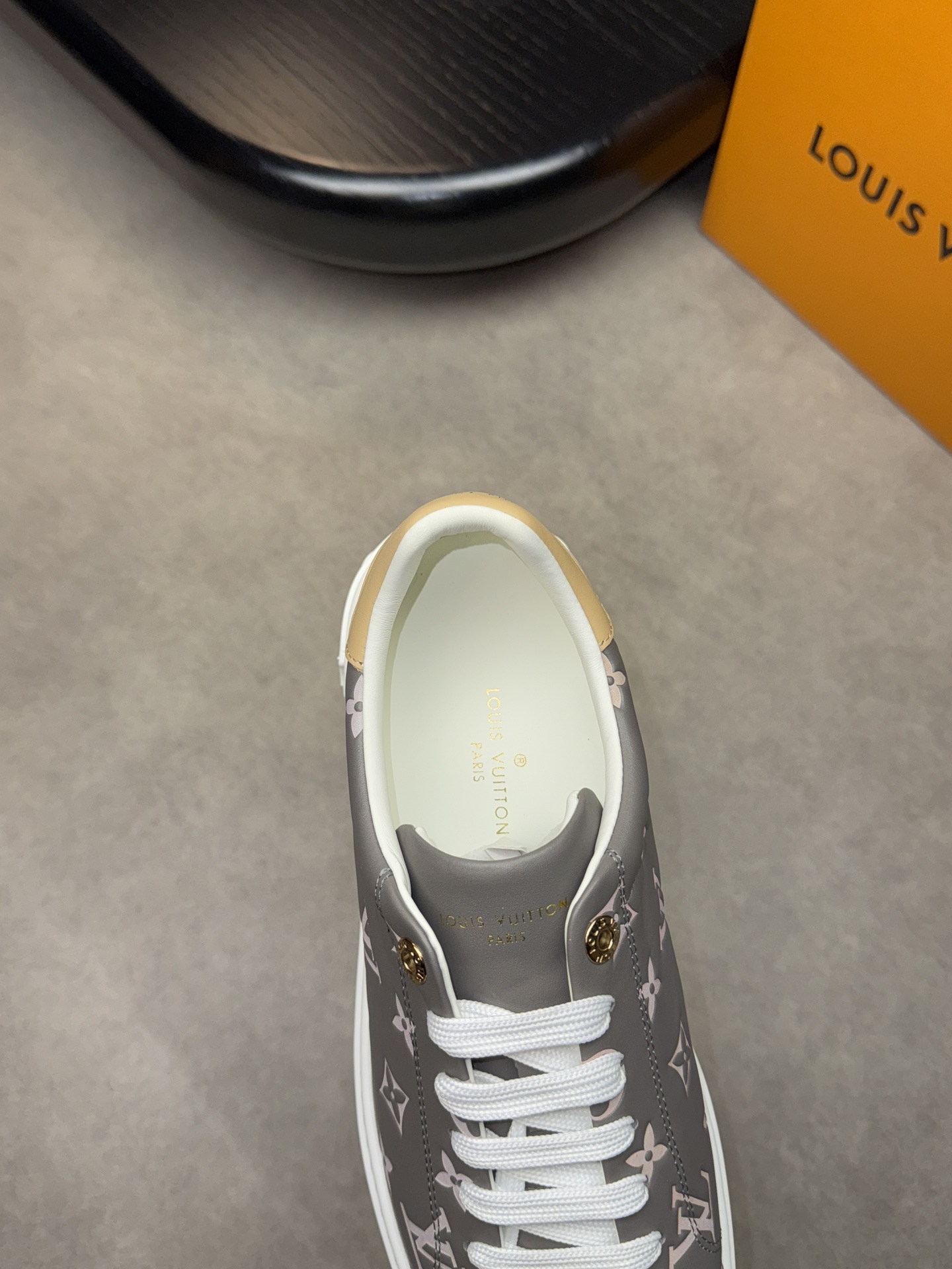 LVShoes
