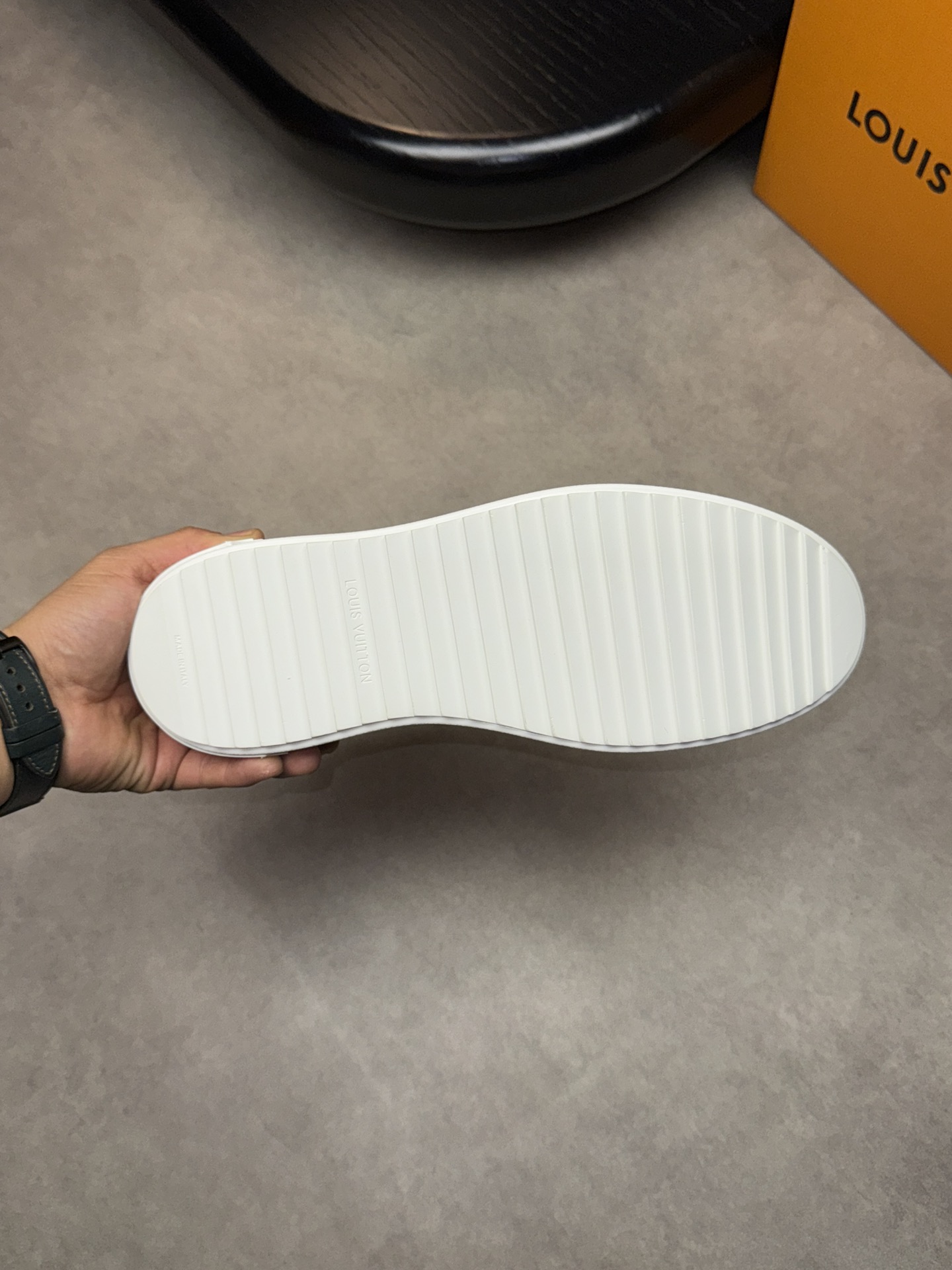 LVShoes