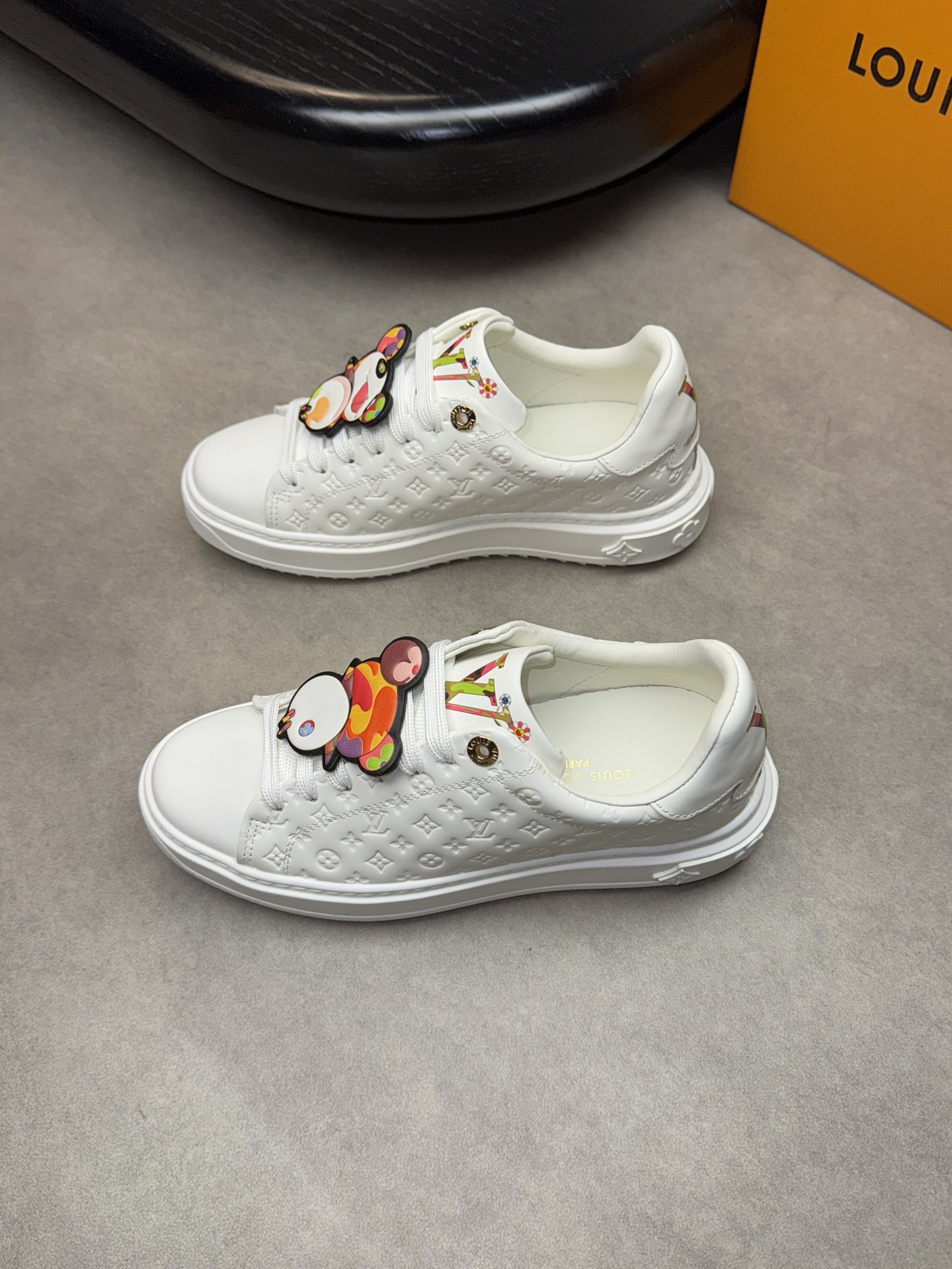 LVShoes