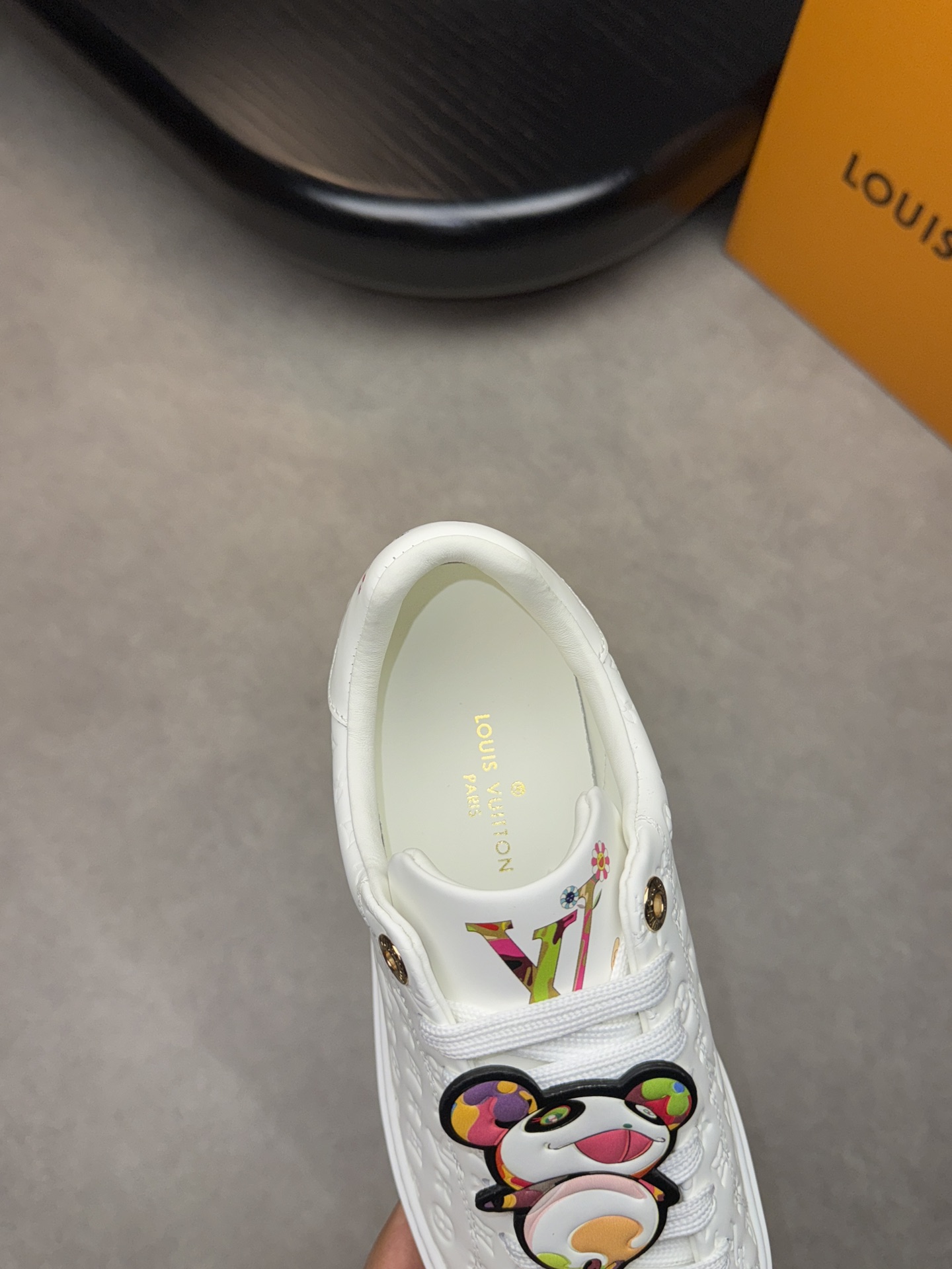 LVShoes