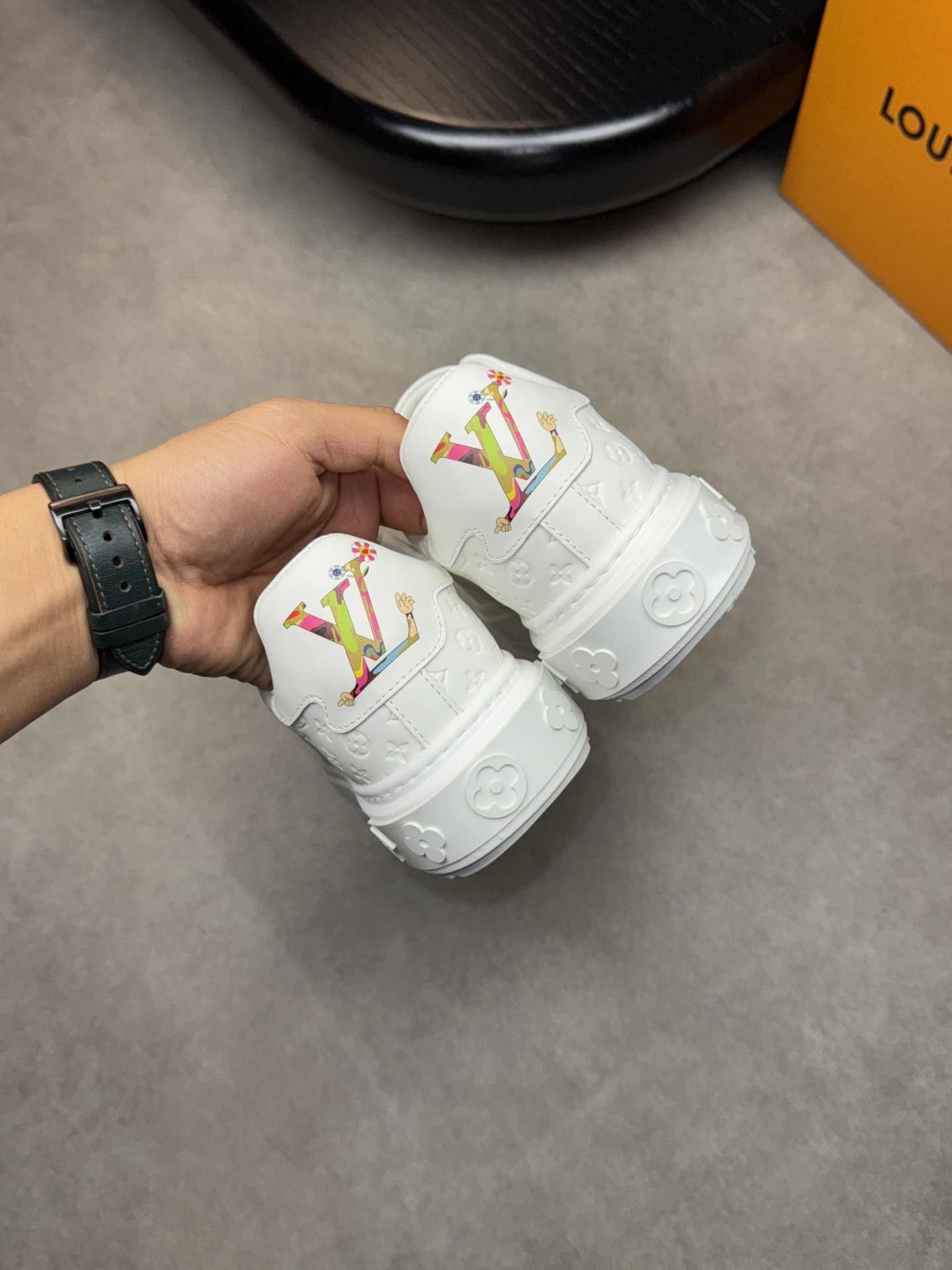 LVShoes
