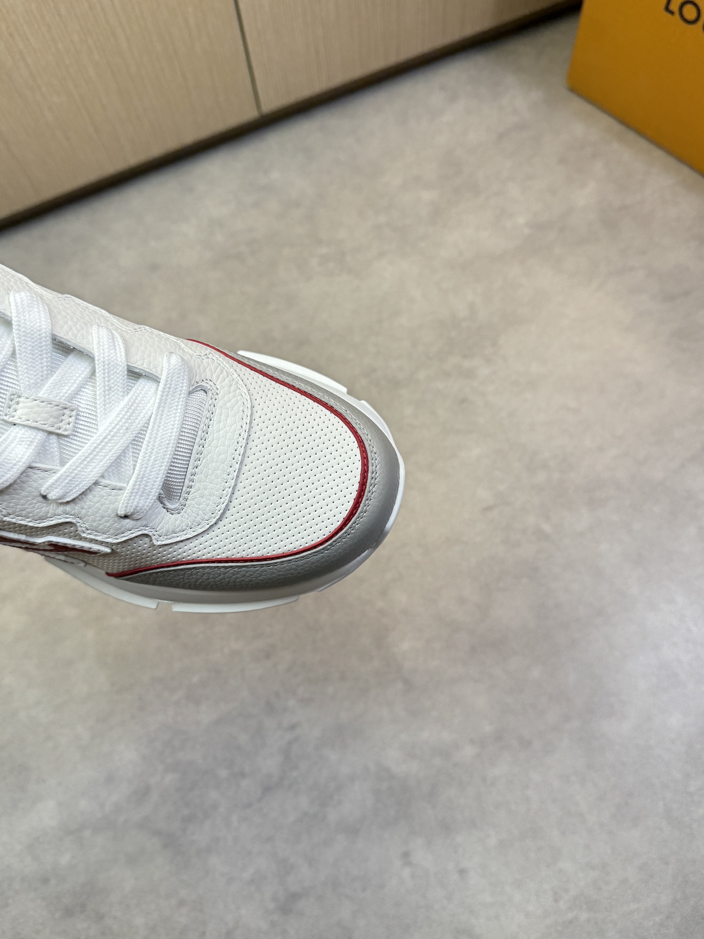 LVShoes