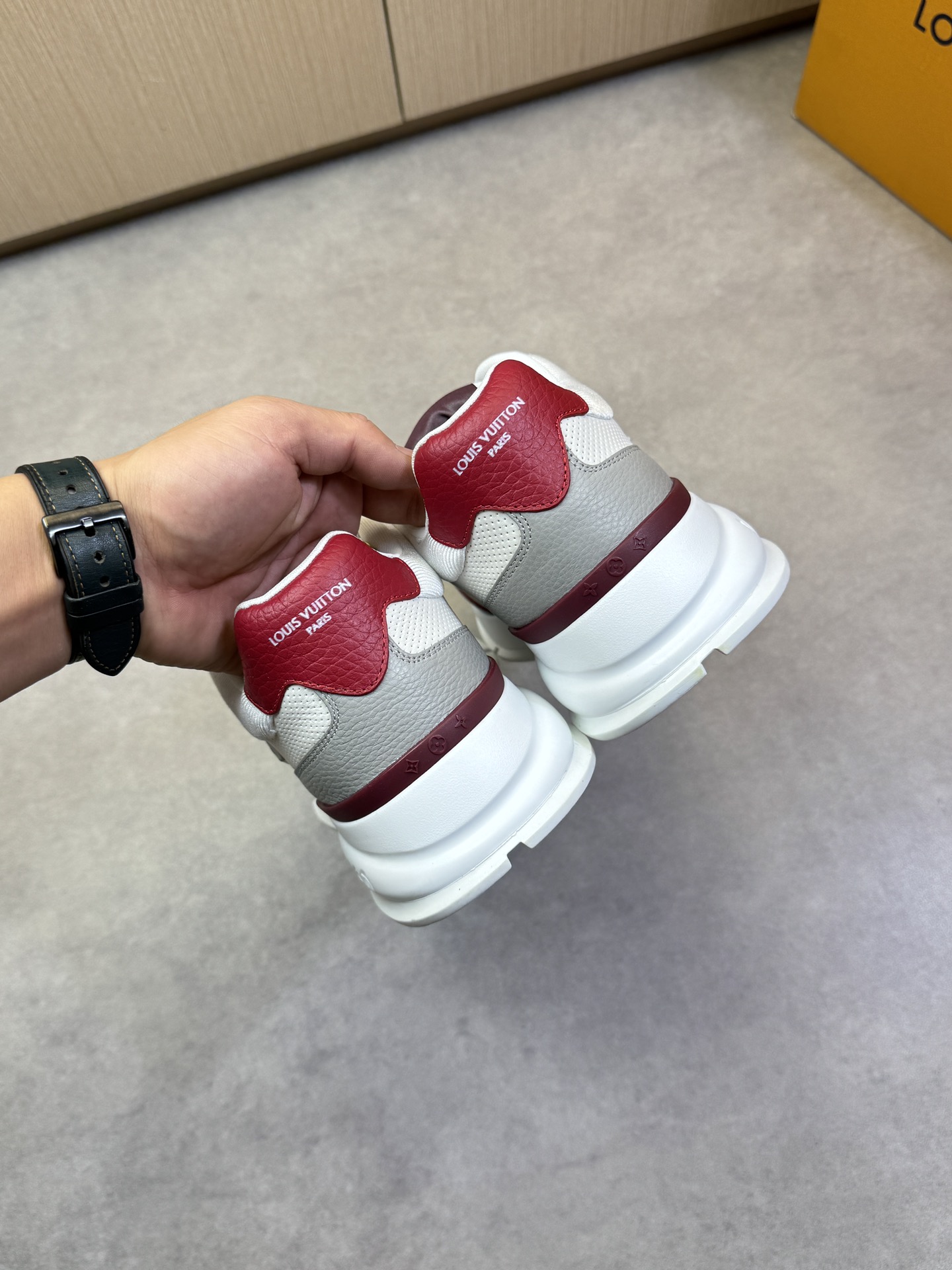 LVShoes
