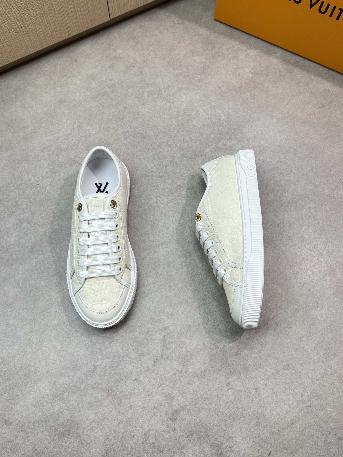LVShoes
